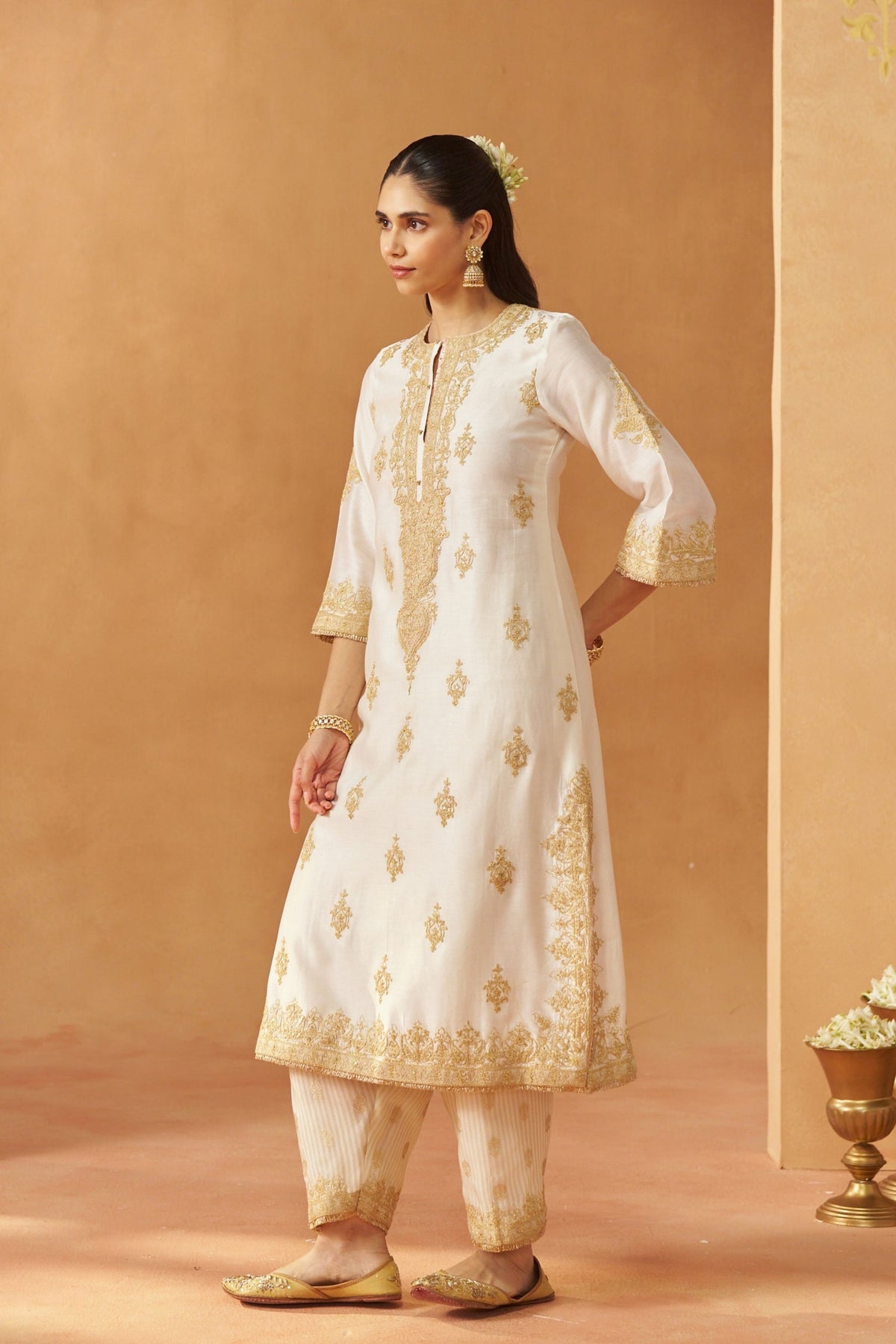 Mubina Daisy Ivory Chauga Set