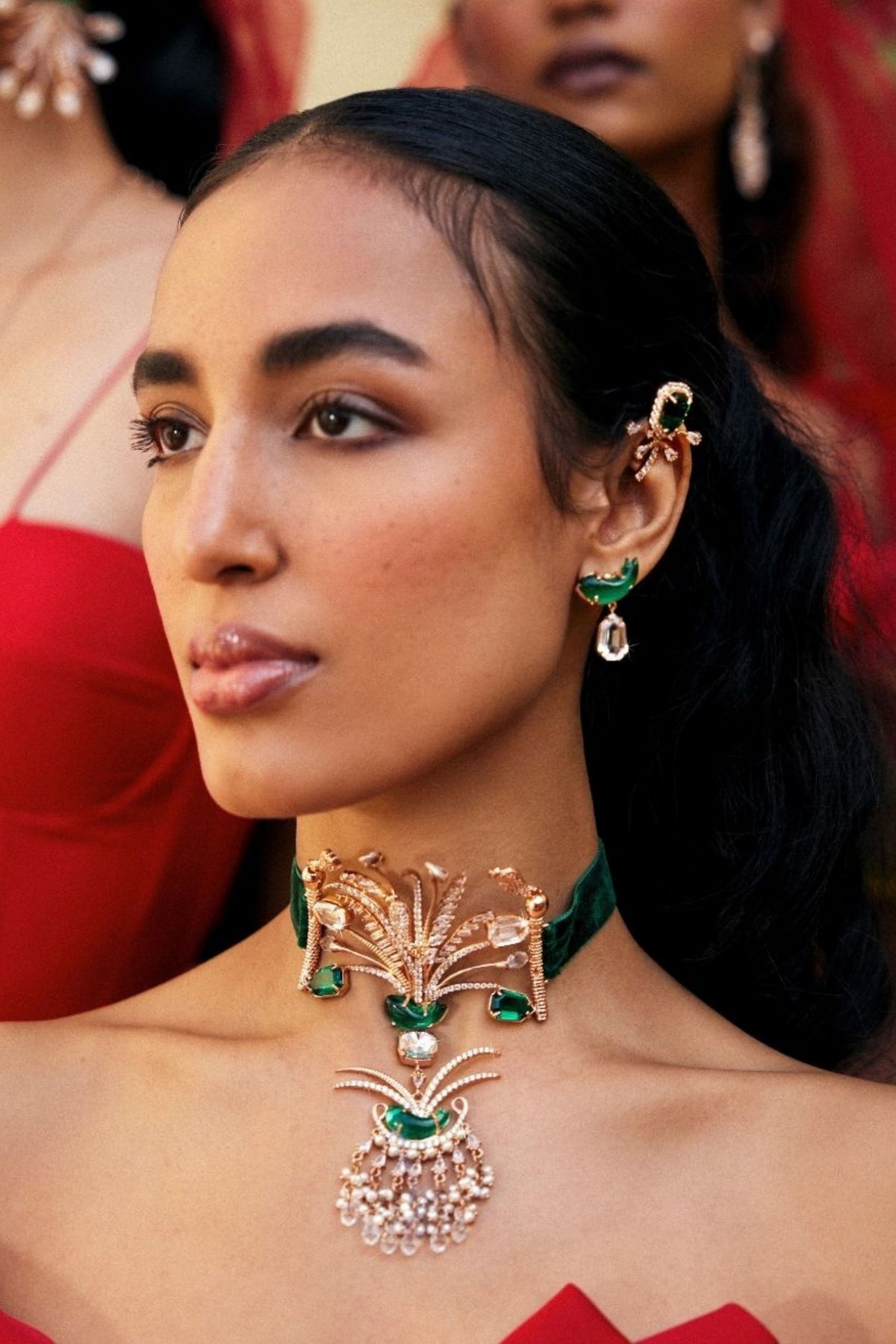 Le Palm Fish Velvet Choker in Jade Green