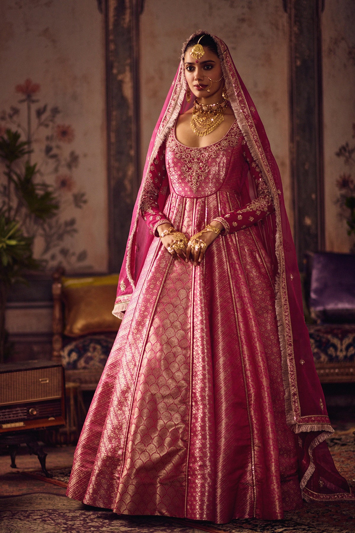 Gulabi Anarkali Kurta Odhni Set