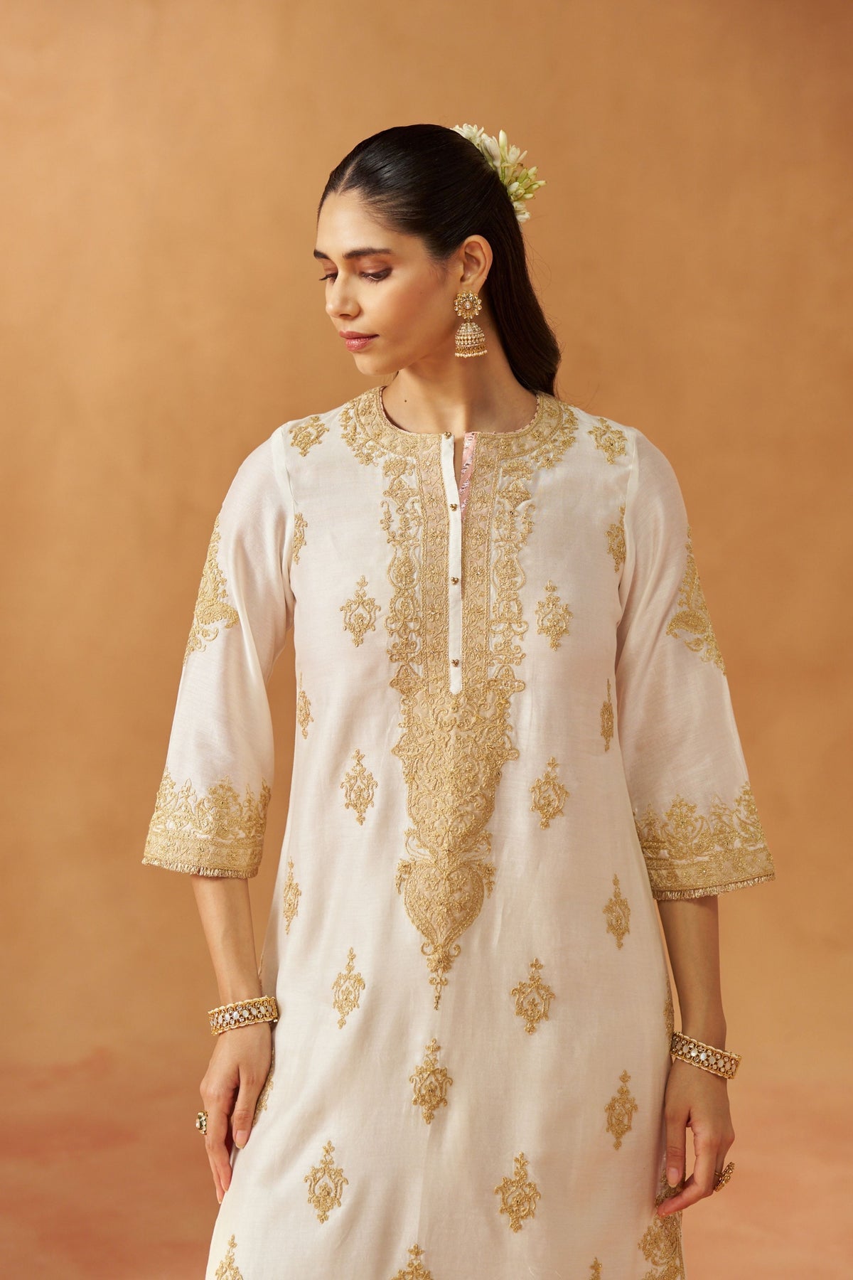 Mubina Daisy Ivory Chauga Set