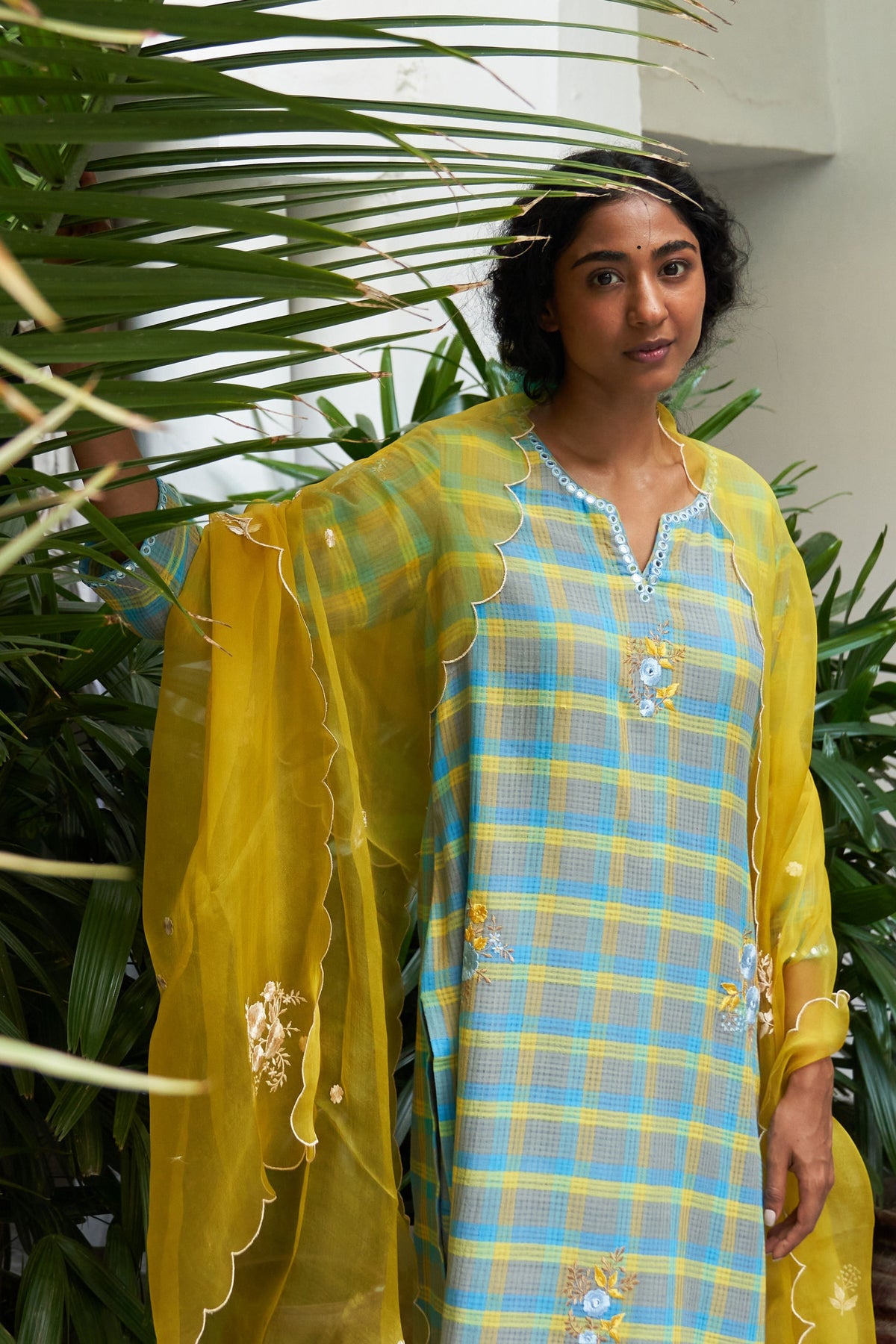 Neela Sitara Phool Kurta Set