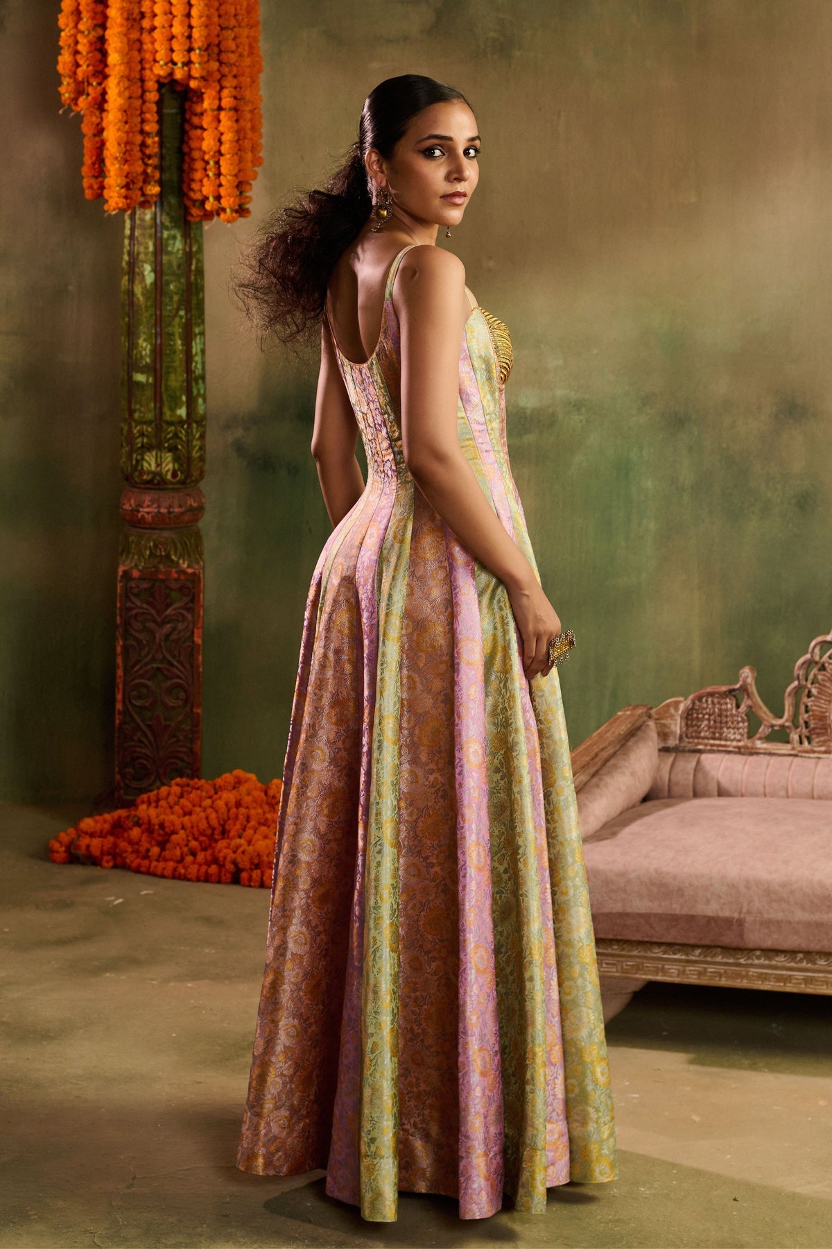 Riwaayat Gown
