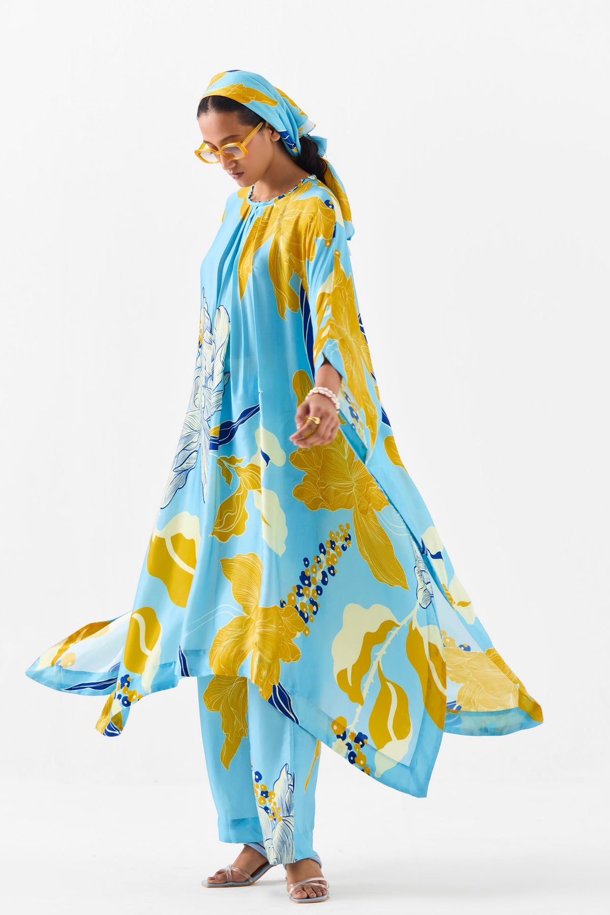 White Rose Kimono Set