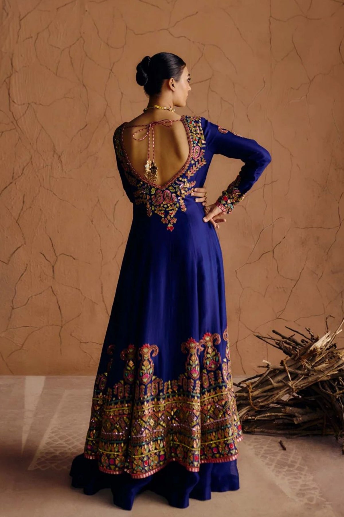Suramya Kalidar Anarkali Set