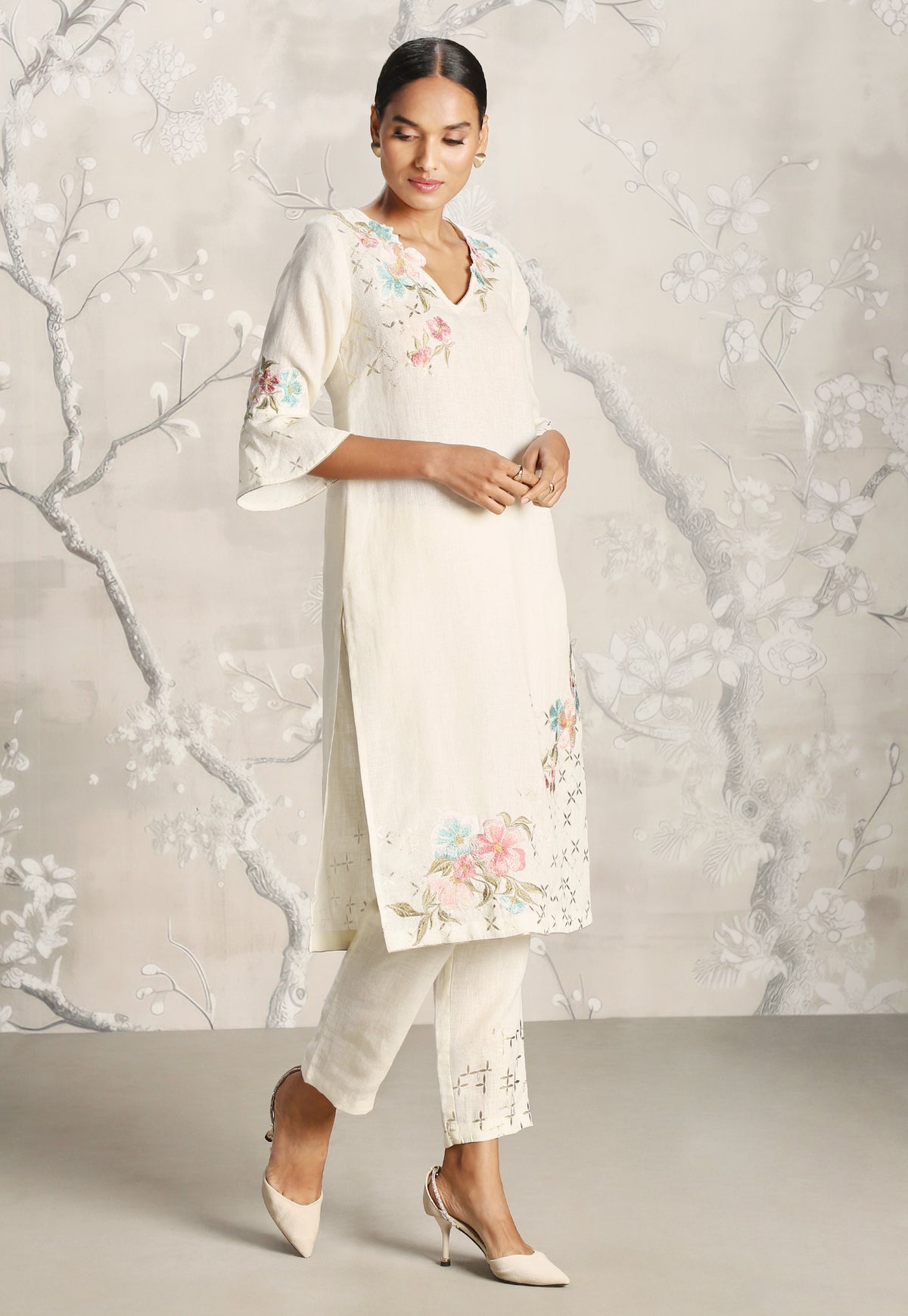 Off White Corsage Kurta Set