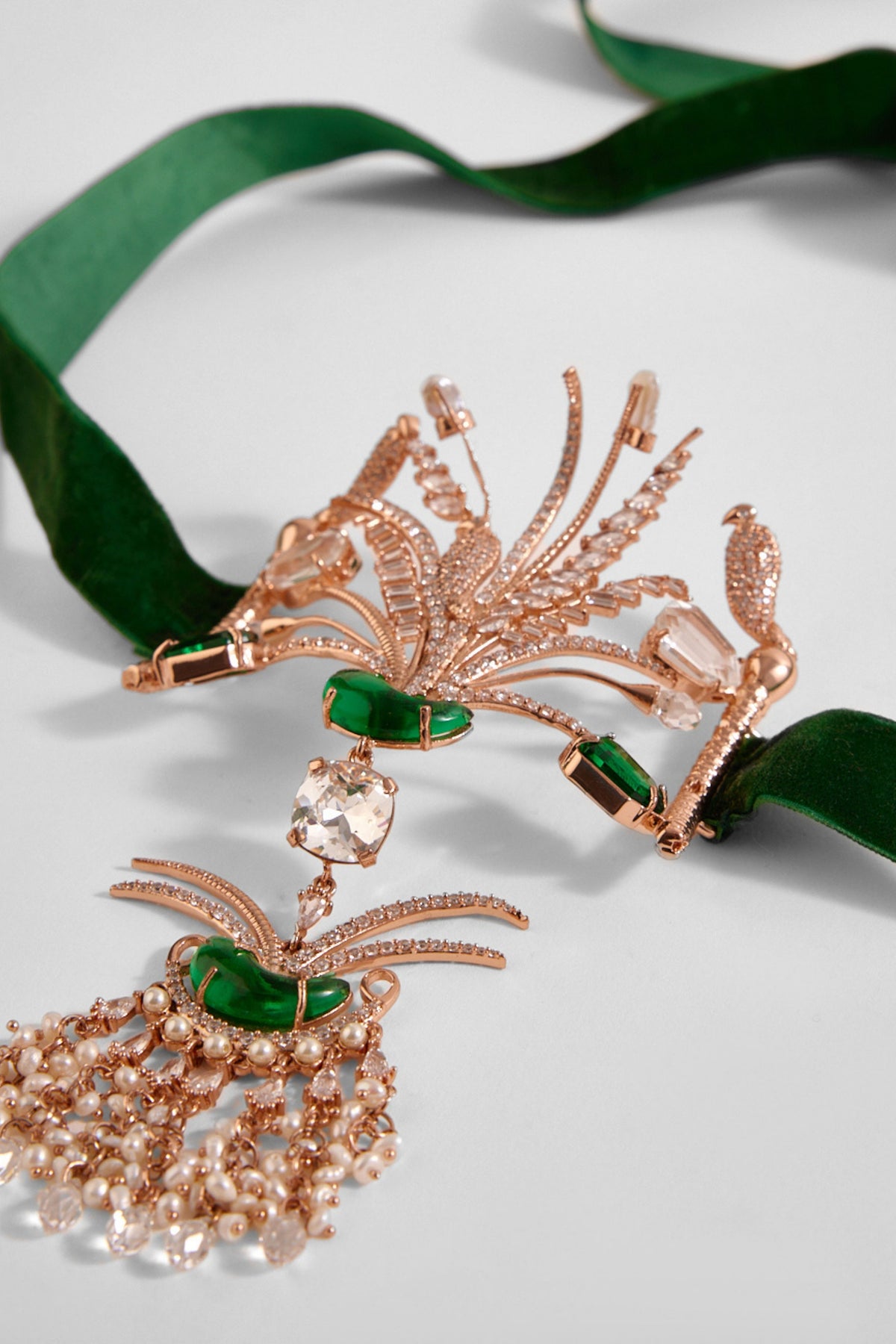 Le Palm Fish Velvet Choker in Jade Green
