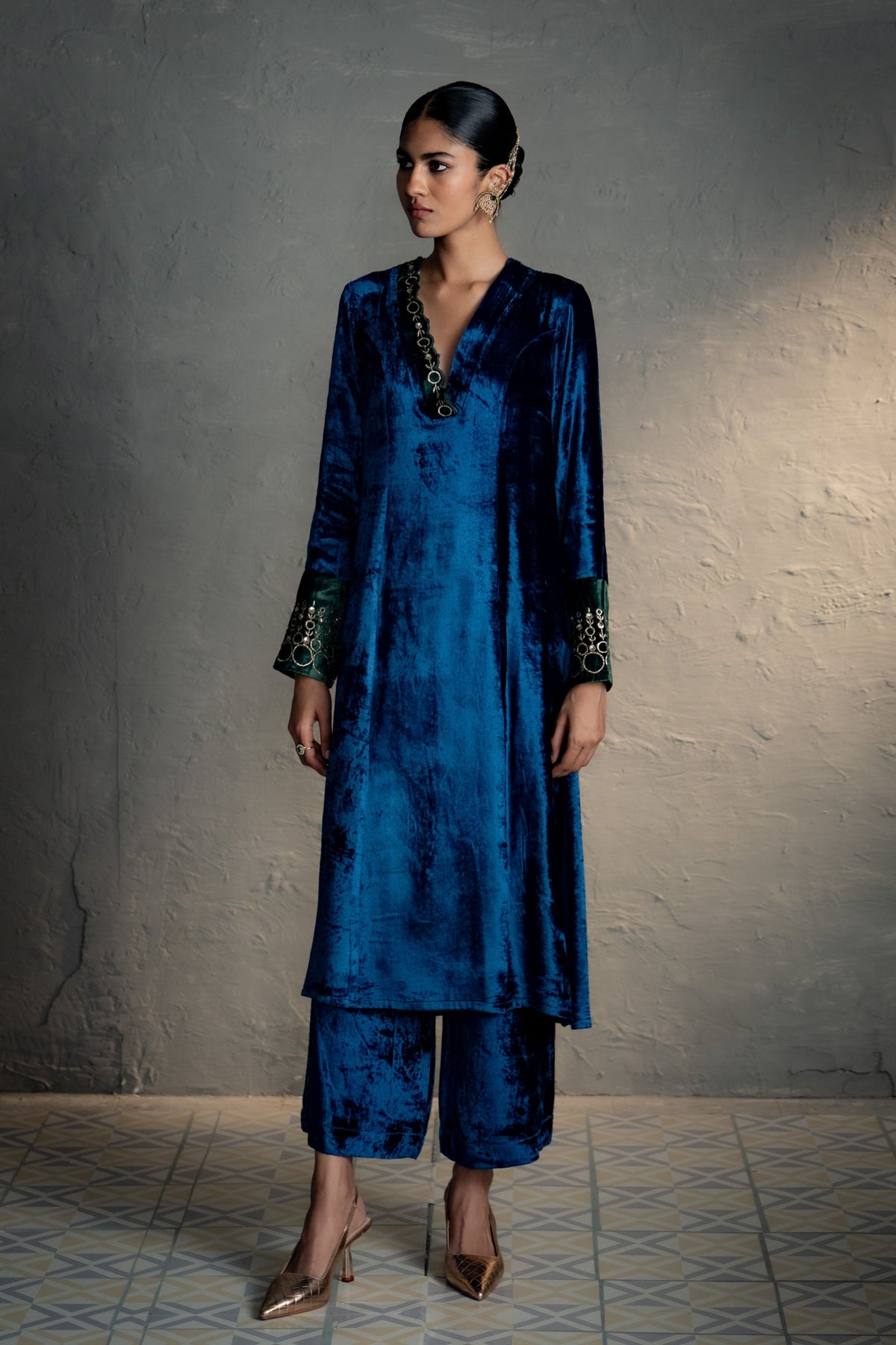 Maaya Blue V neck kurta Set