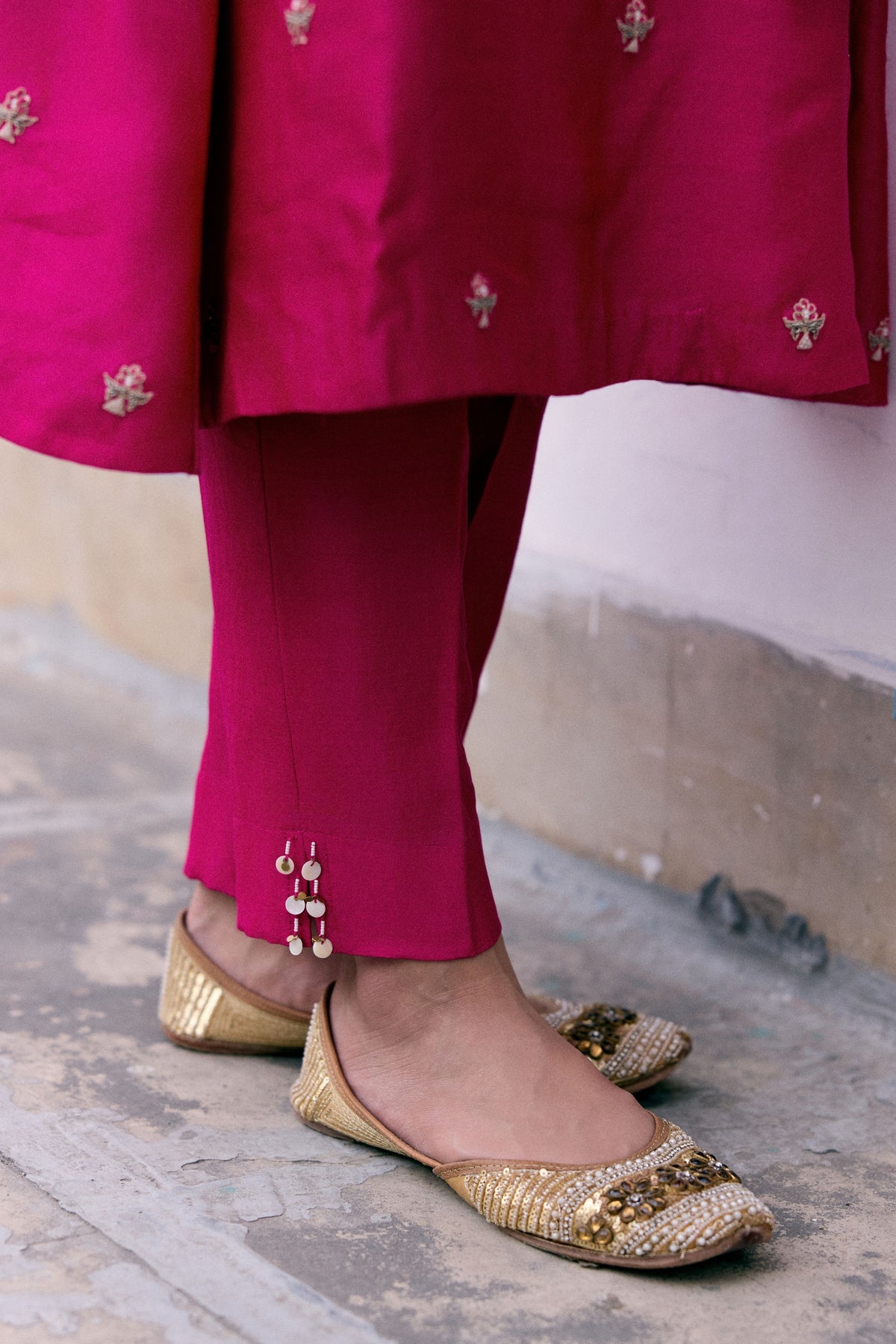 Gulbahar Lotus Kurta Set