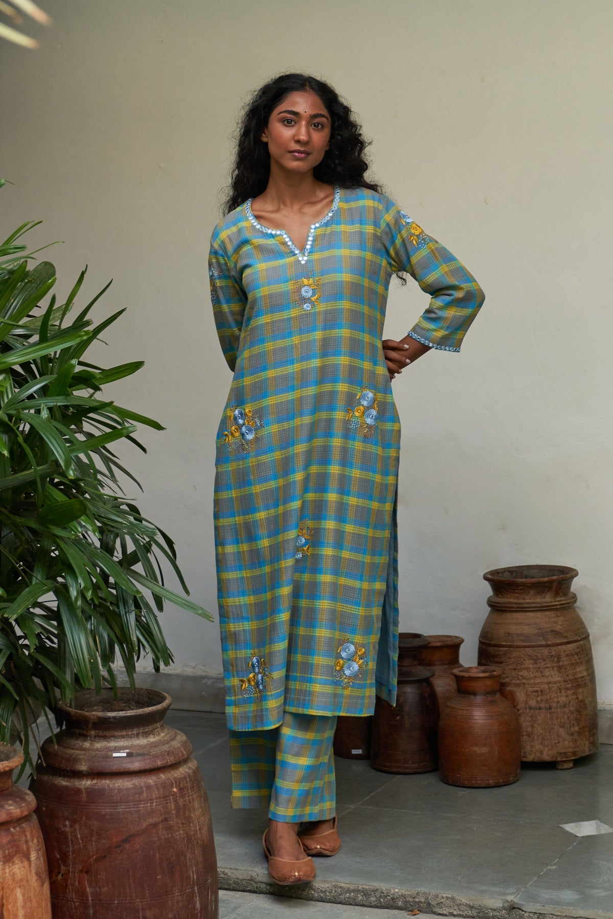 Neela Sitara Phool Kurta Set