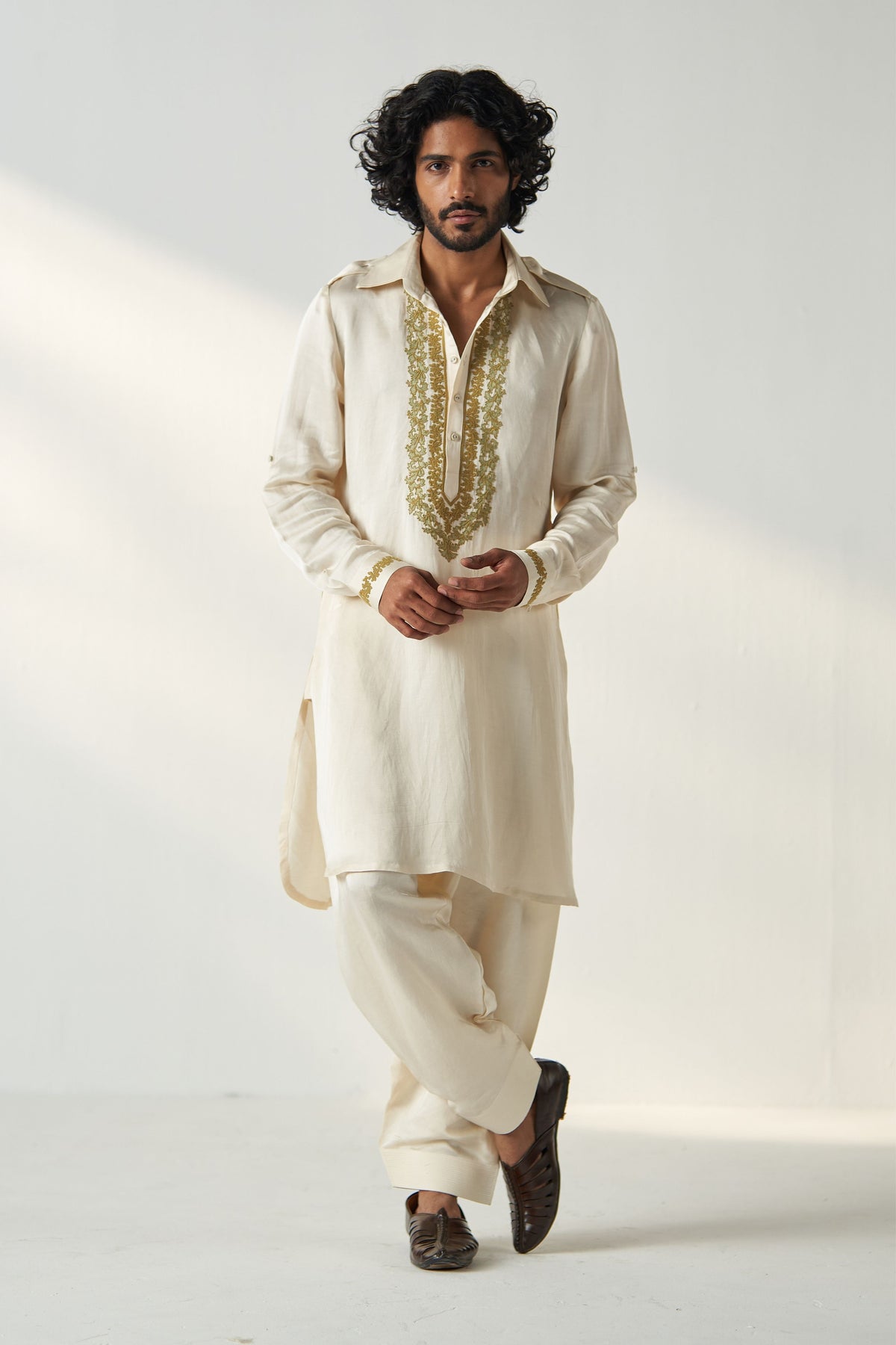 Ivory Mehul Pathani Set