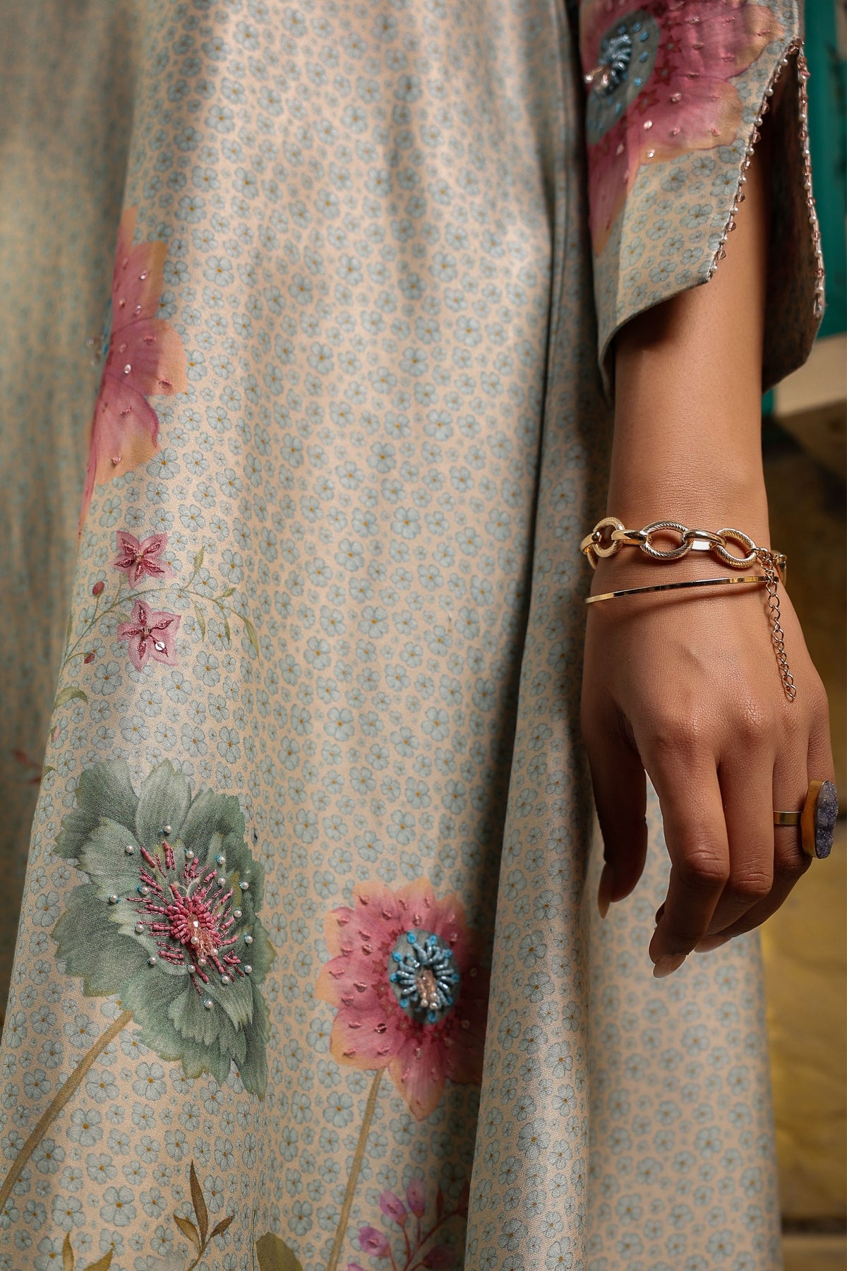 Mughal Phool Kurta Set in Ivory