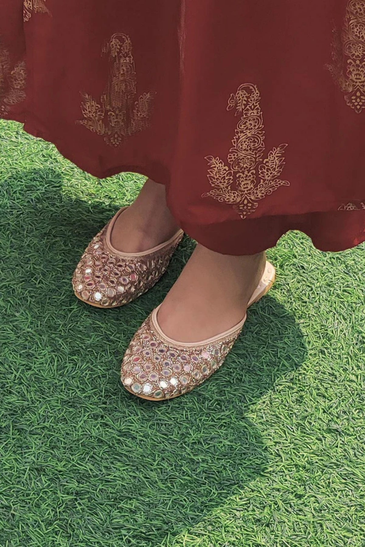 Zeenat Gold Jutti