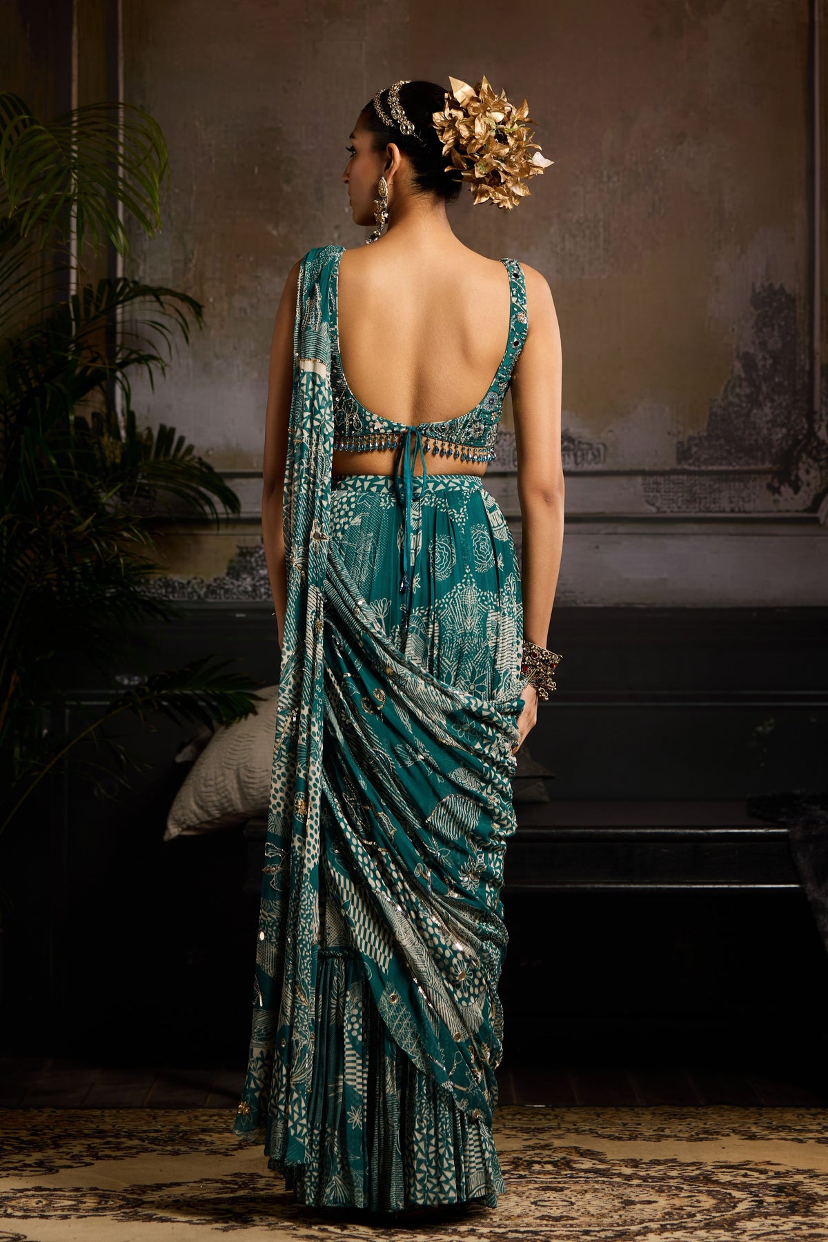 Teal Printed Highlighted Saree Set