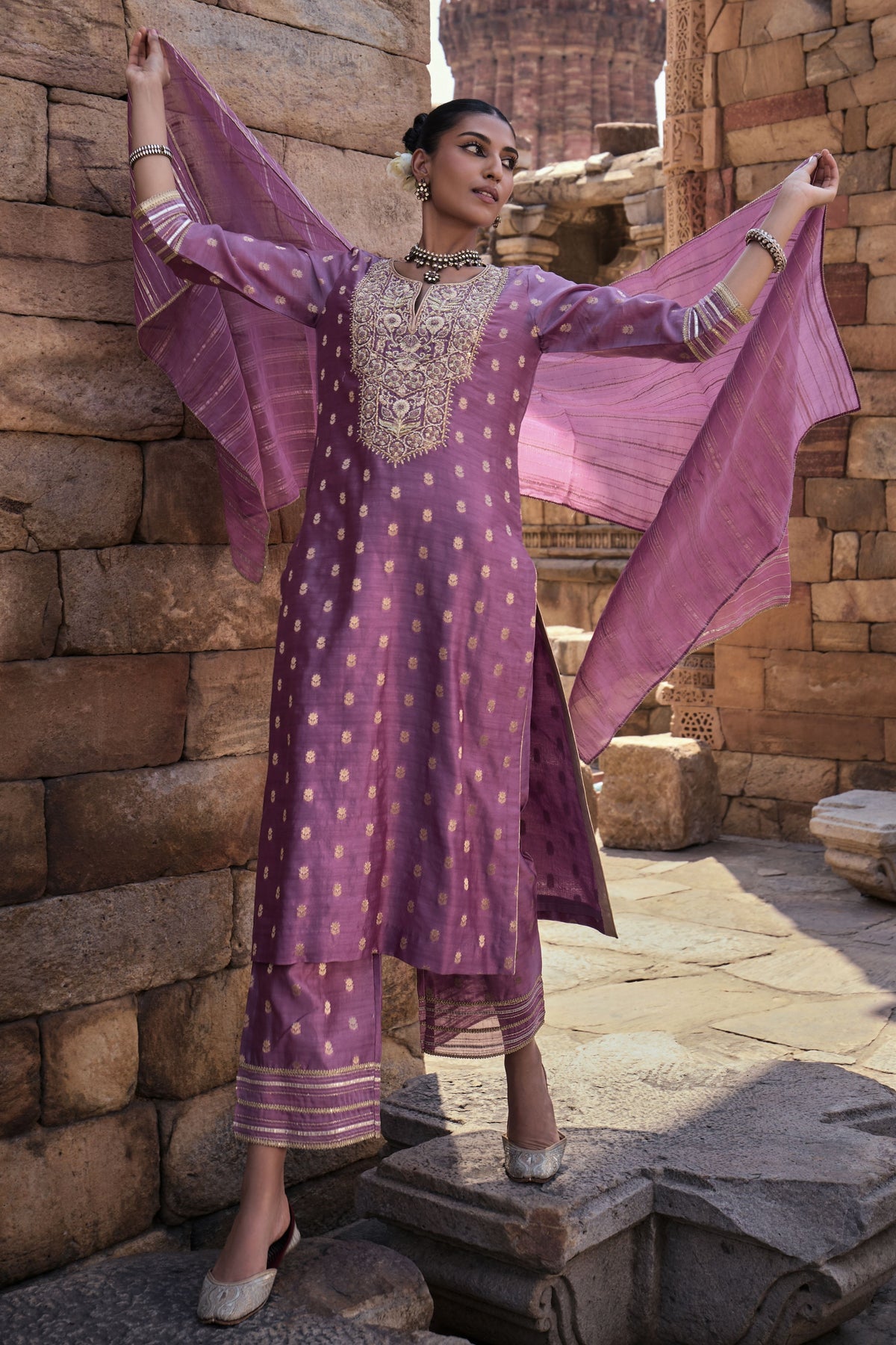 Nehmat Kurta Set