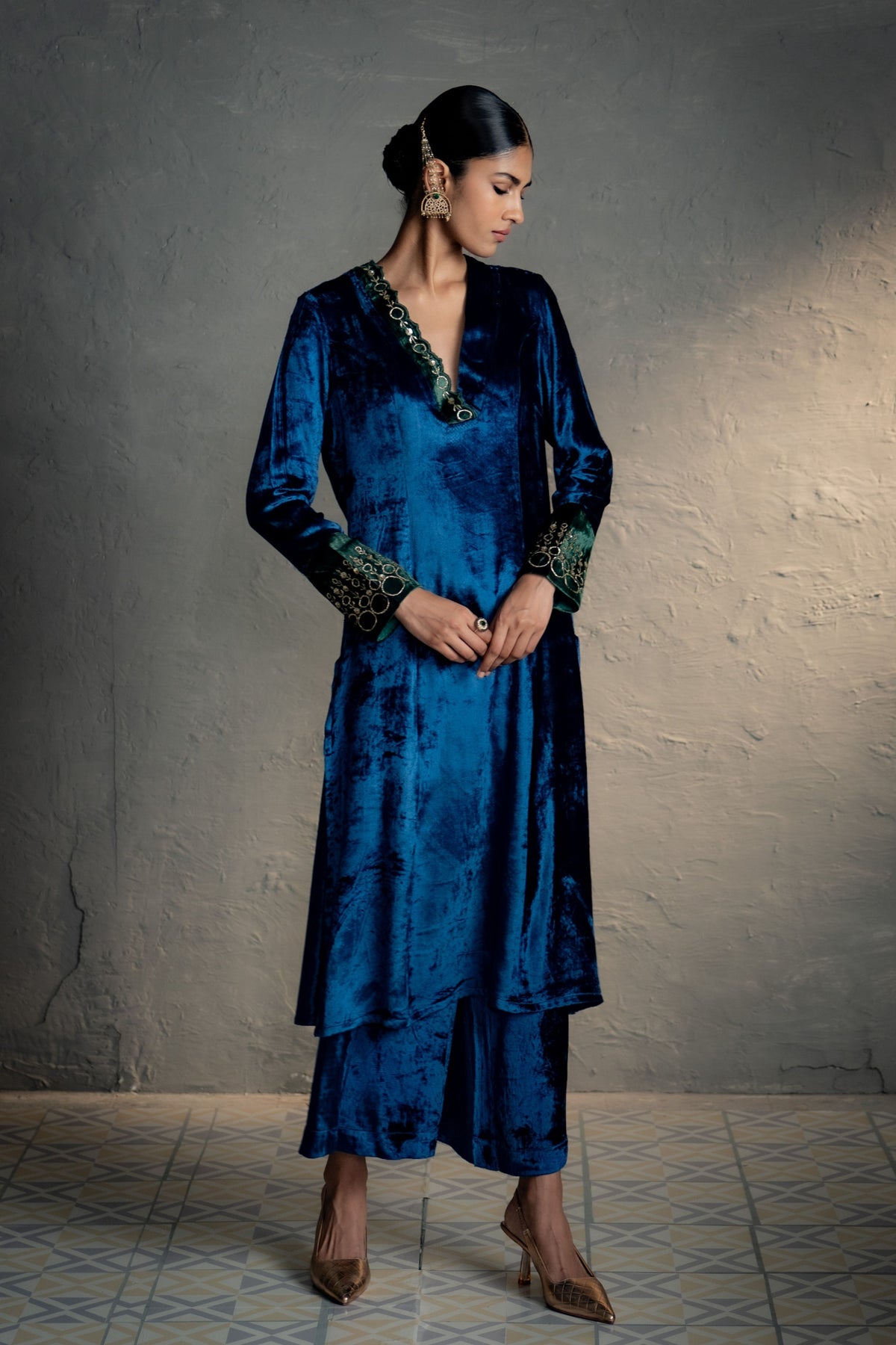 Maaya Blue V neck kurta Set