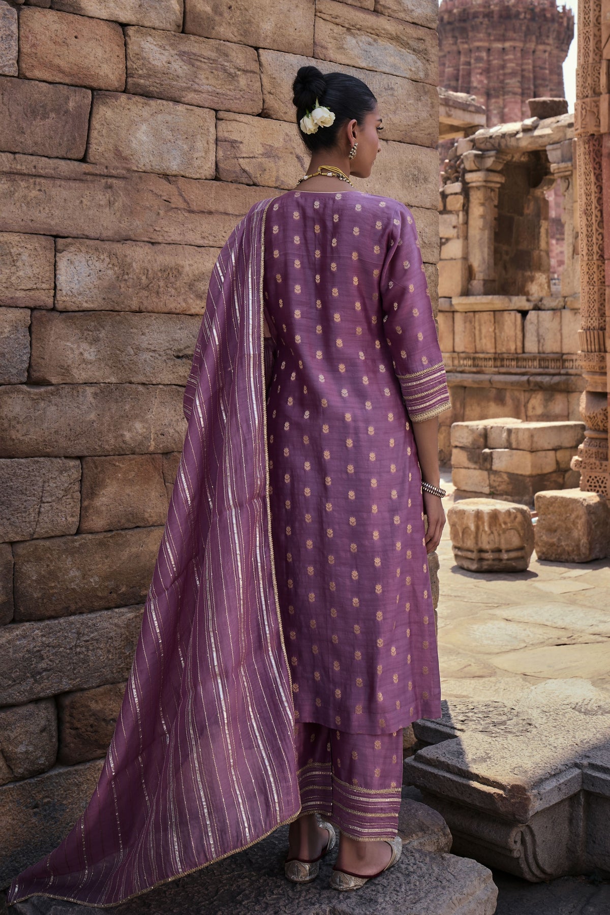 Nehmat Kurta Set