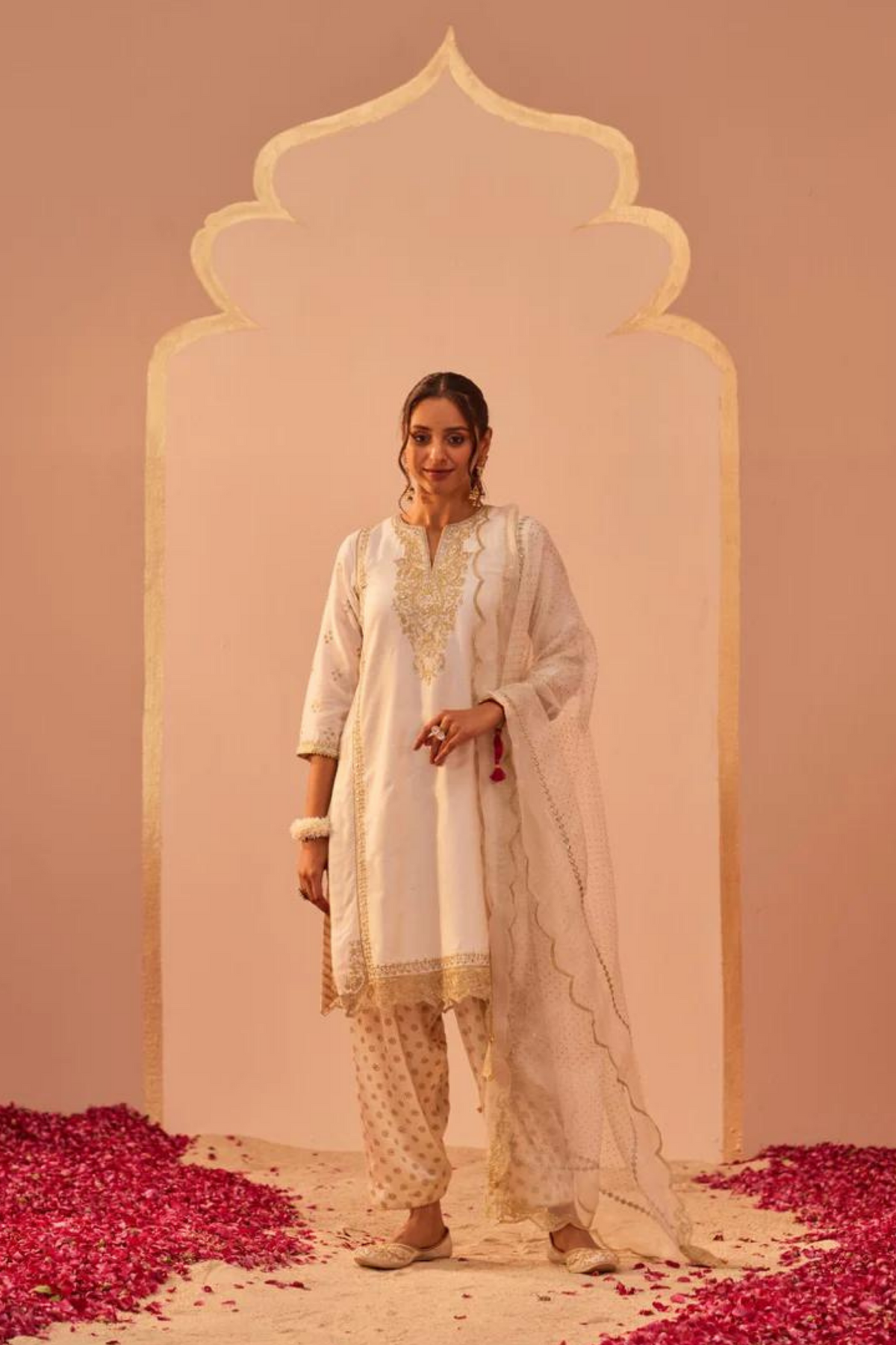 Aaima Ivory Kurta Set