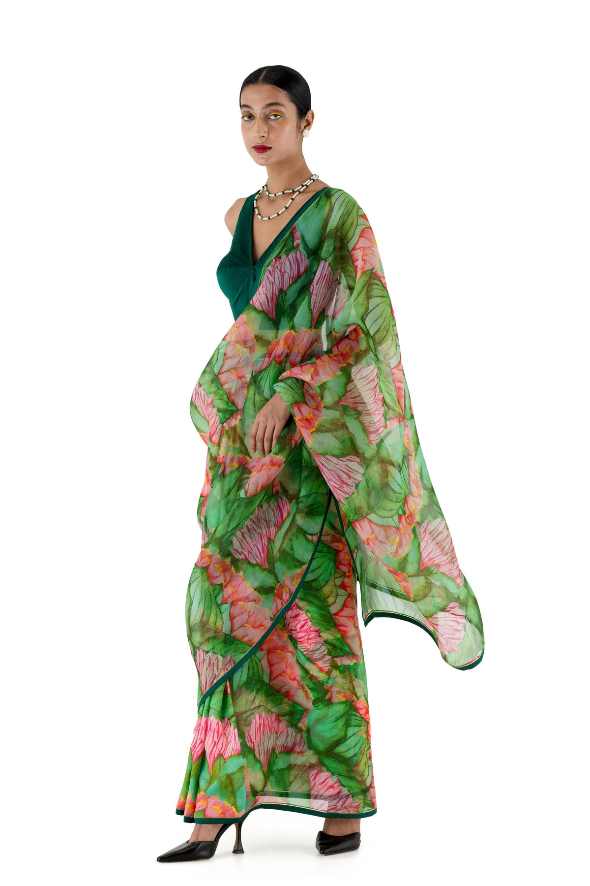 Muraiyya Green Saree
