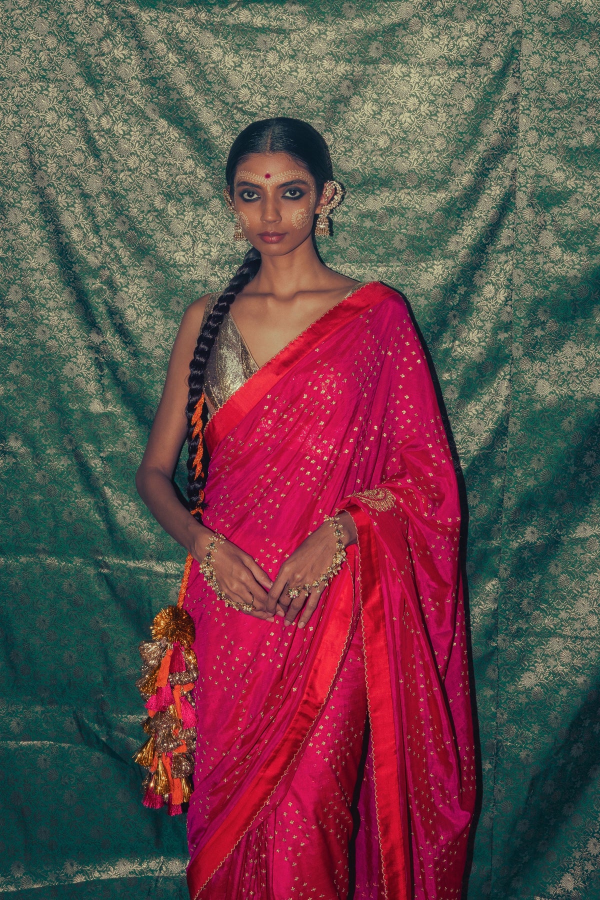 Gulabi Taara Saree Set