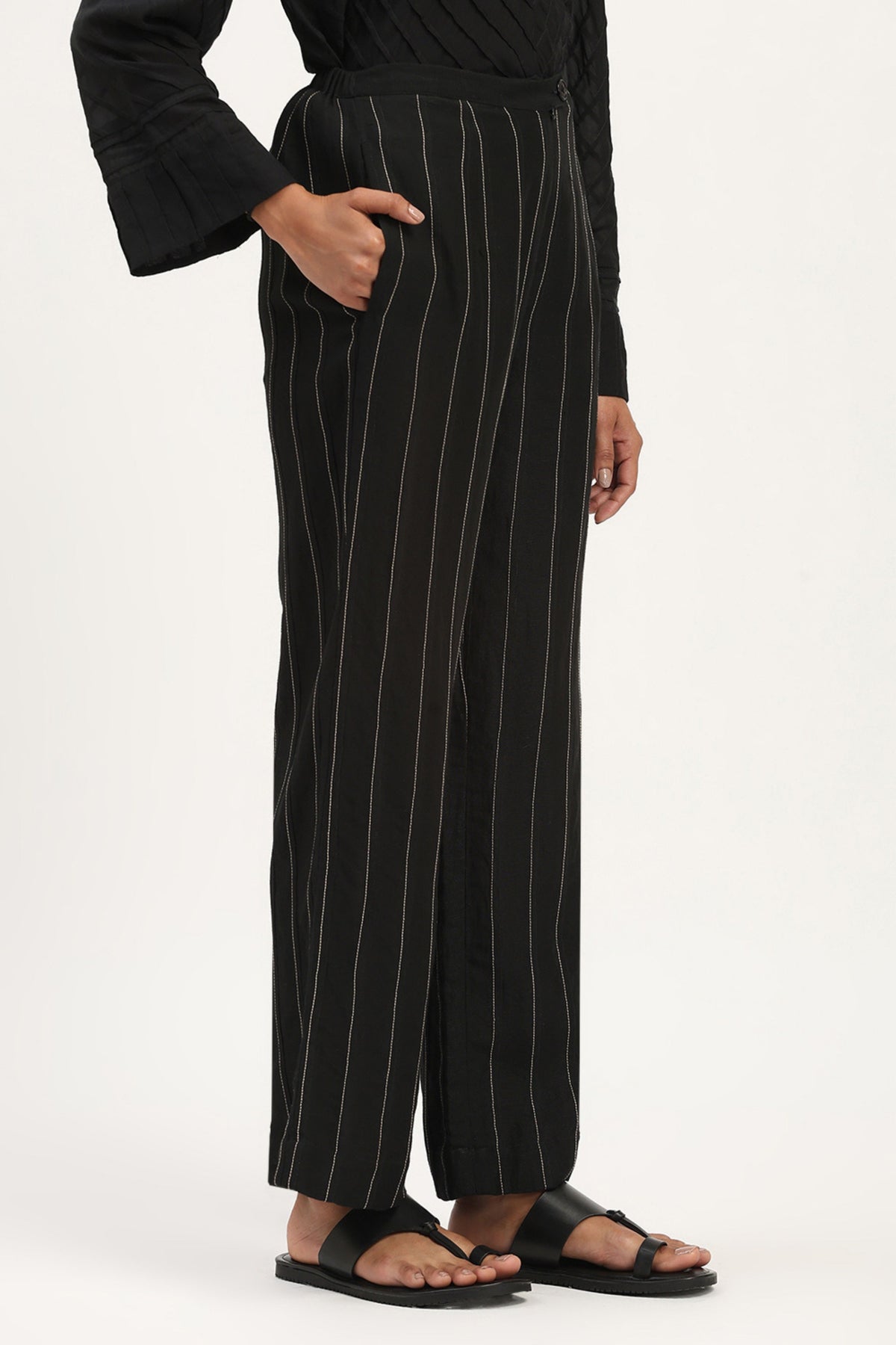 Black Pleated Linen Trouser