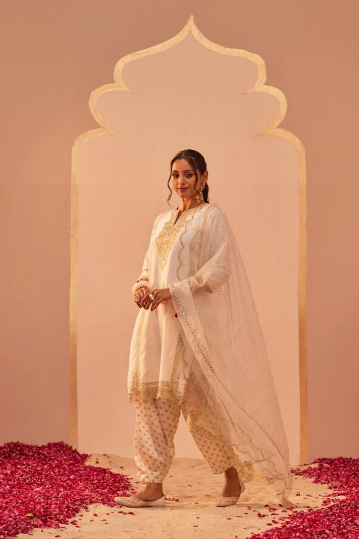 Aaima Ivory Kurta Set