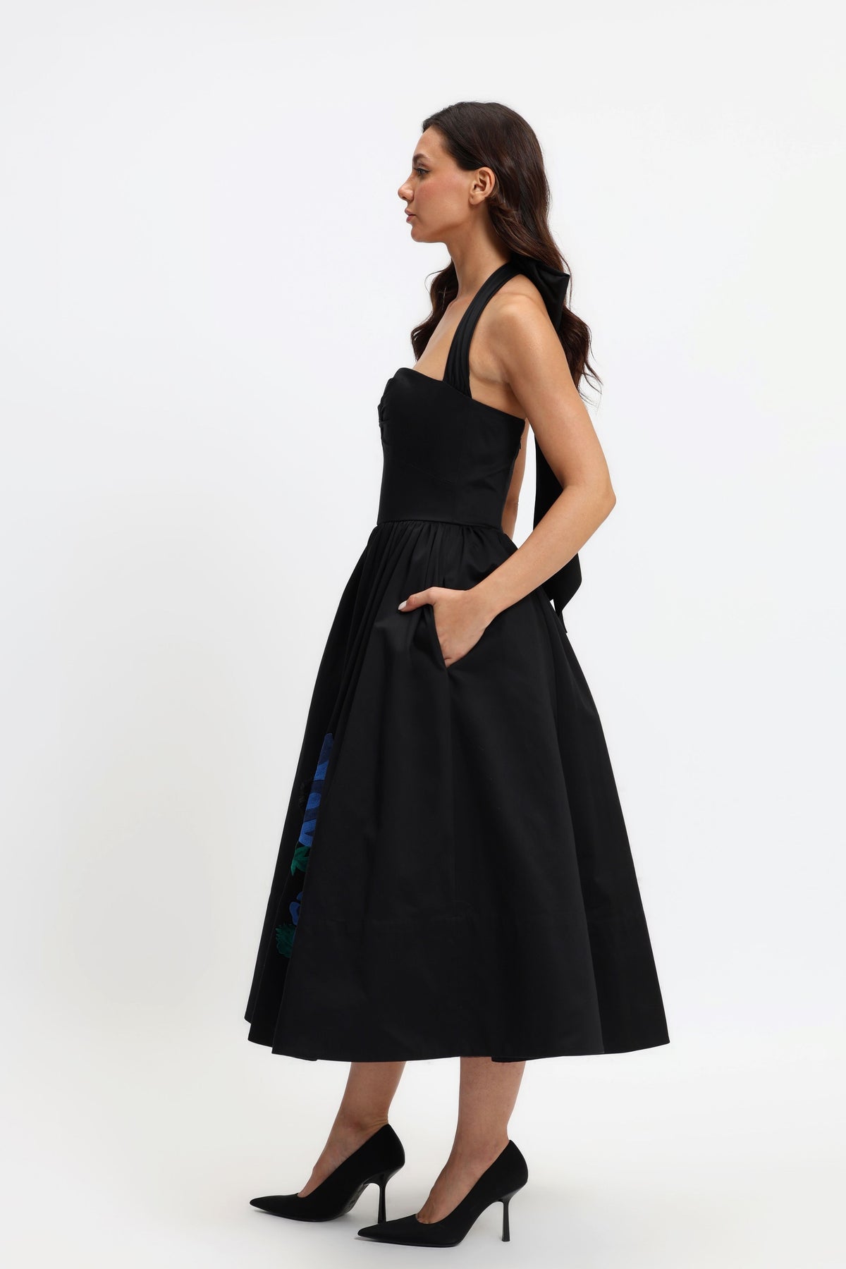Sweetheart Midi With Halter Straps