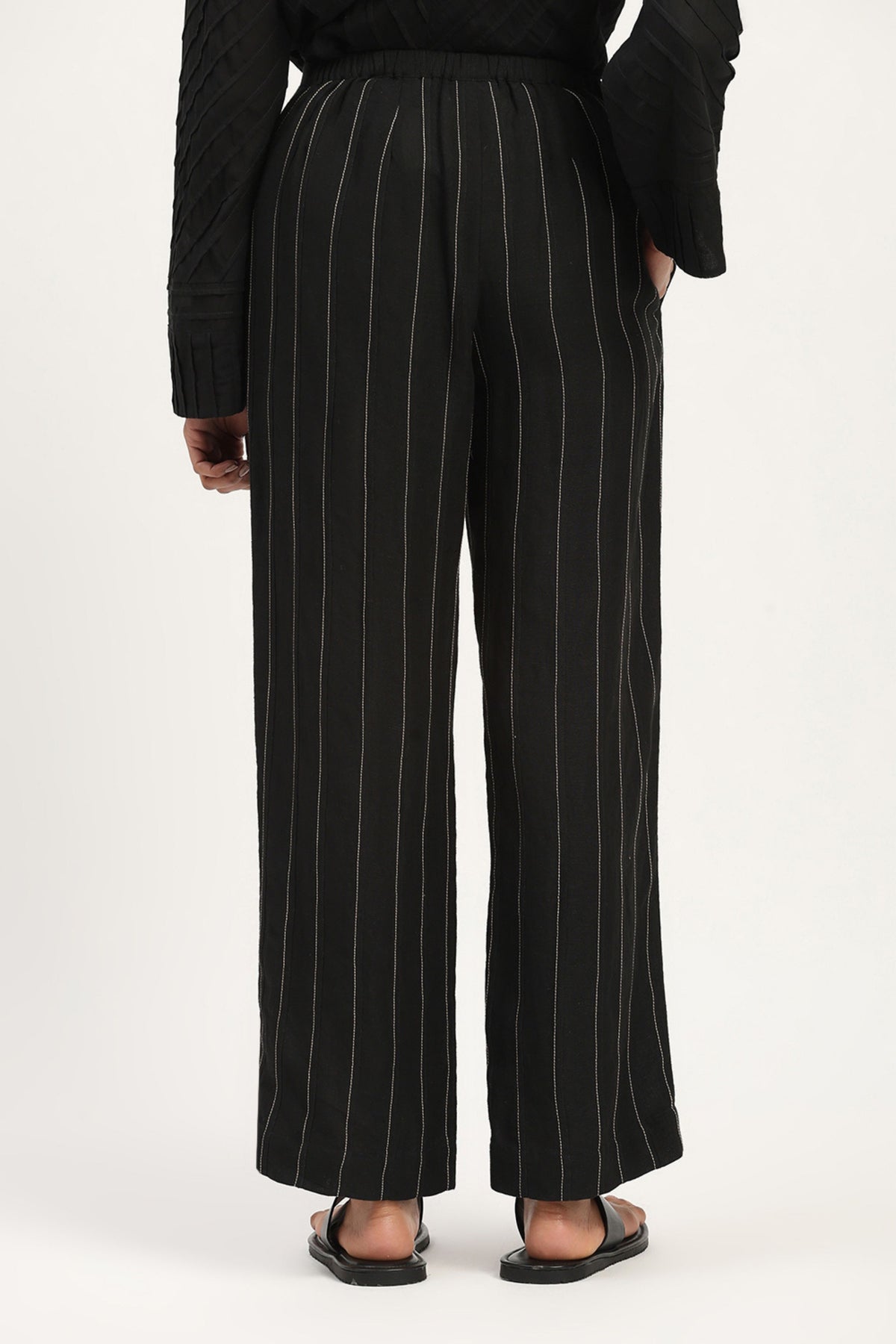 Black Pleated Linen Trouser