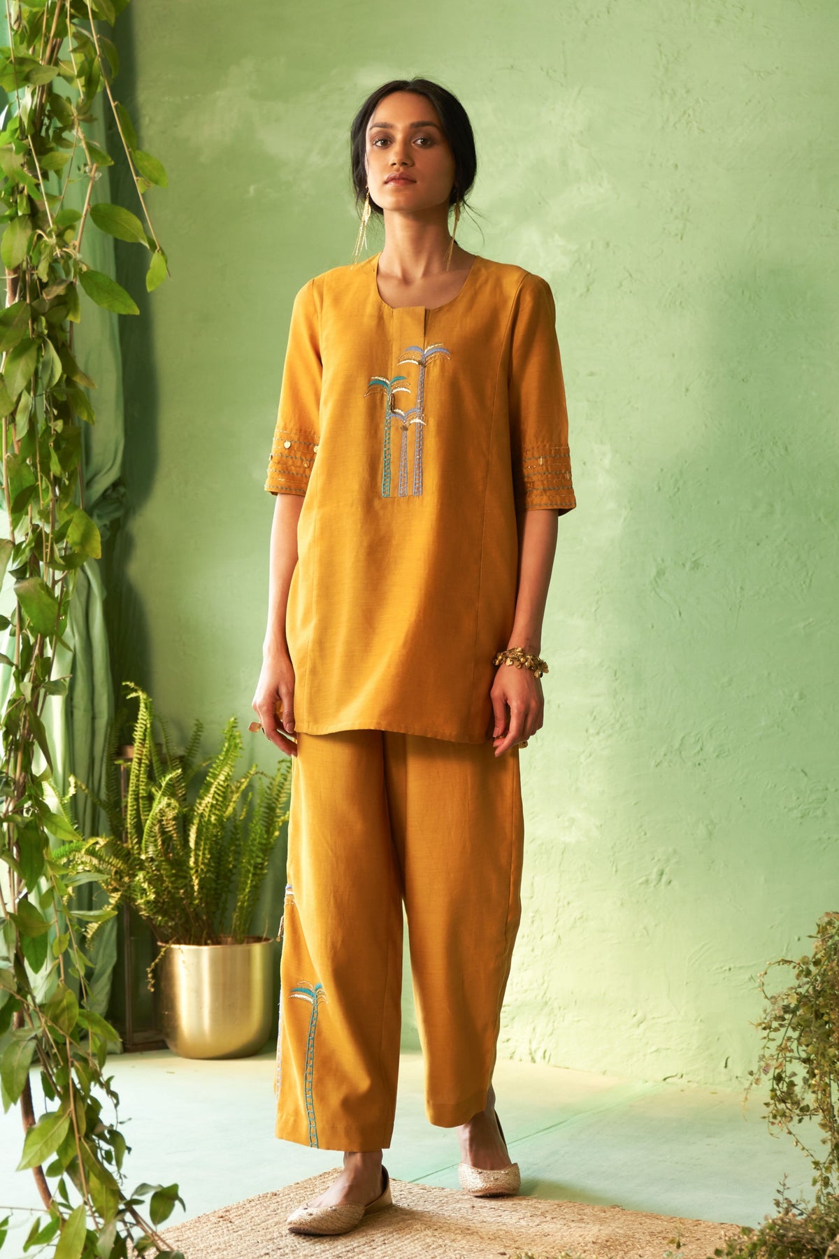Palm Embridered Tunic Set