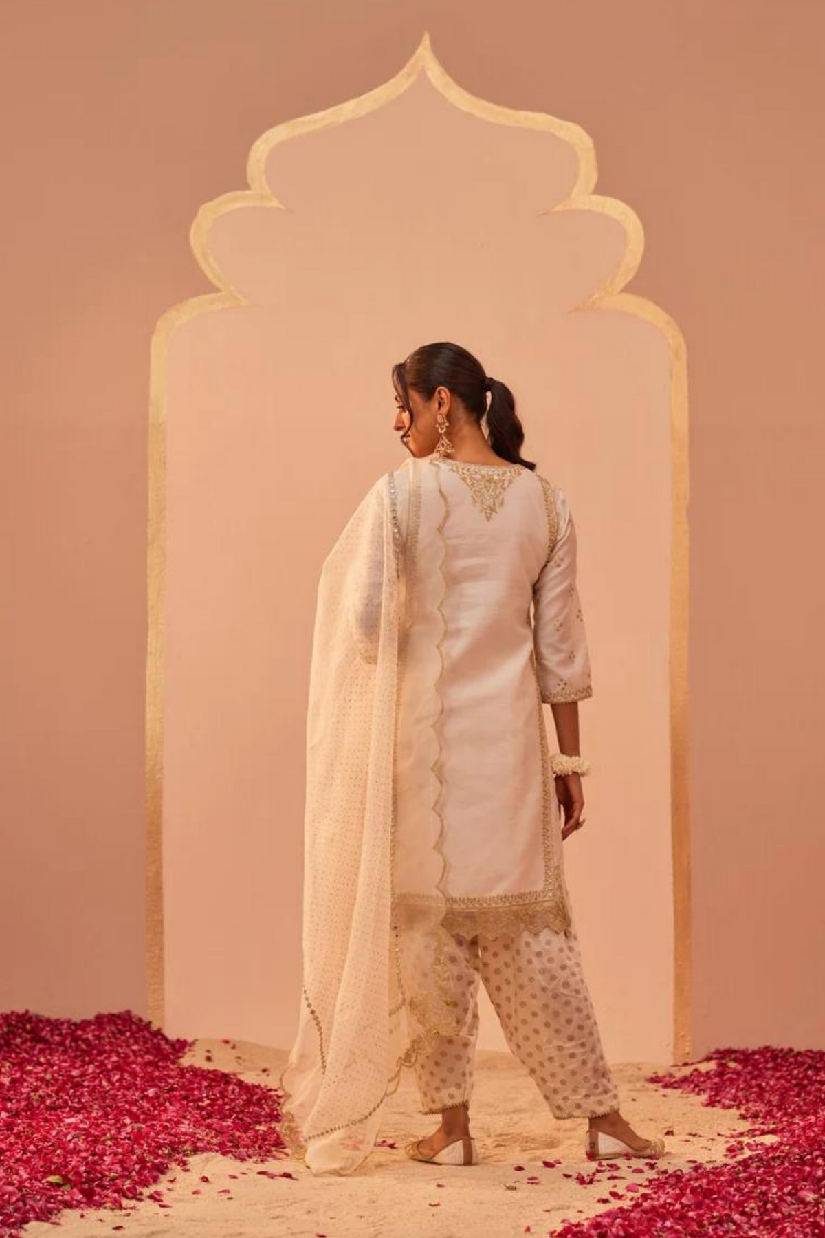 Aaima Ivory Kurta Set