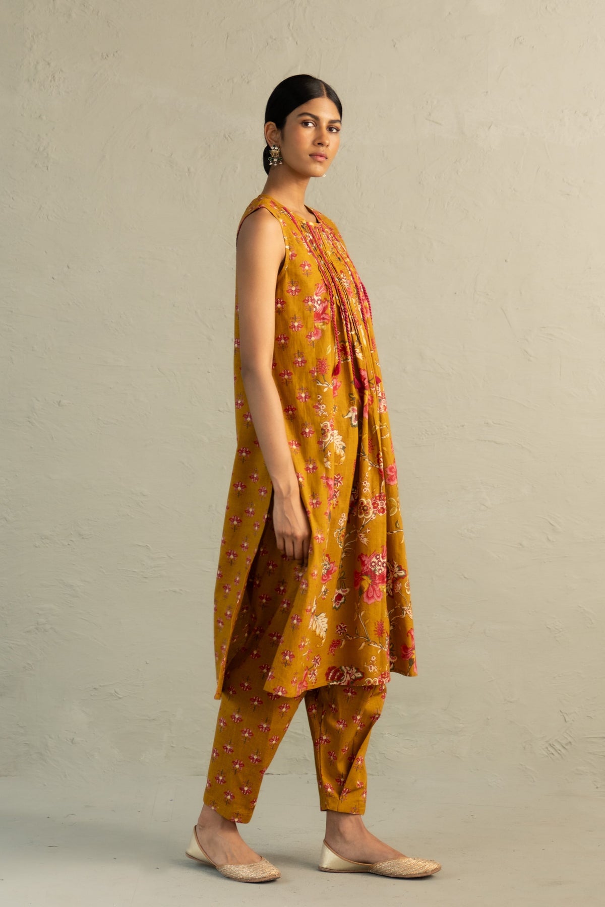 Mustard Sleeveless Kurta Set