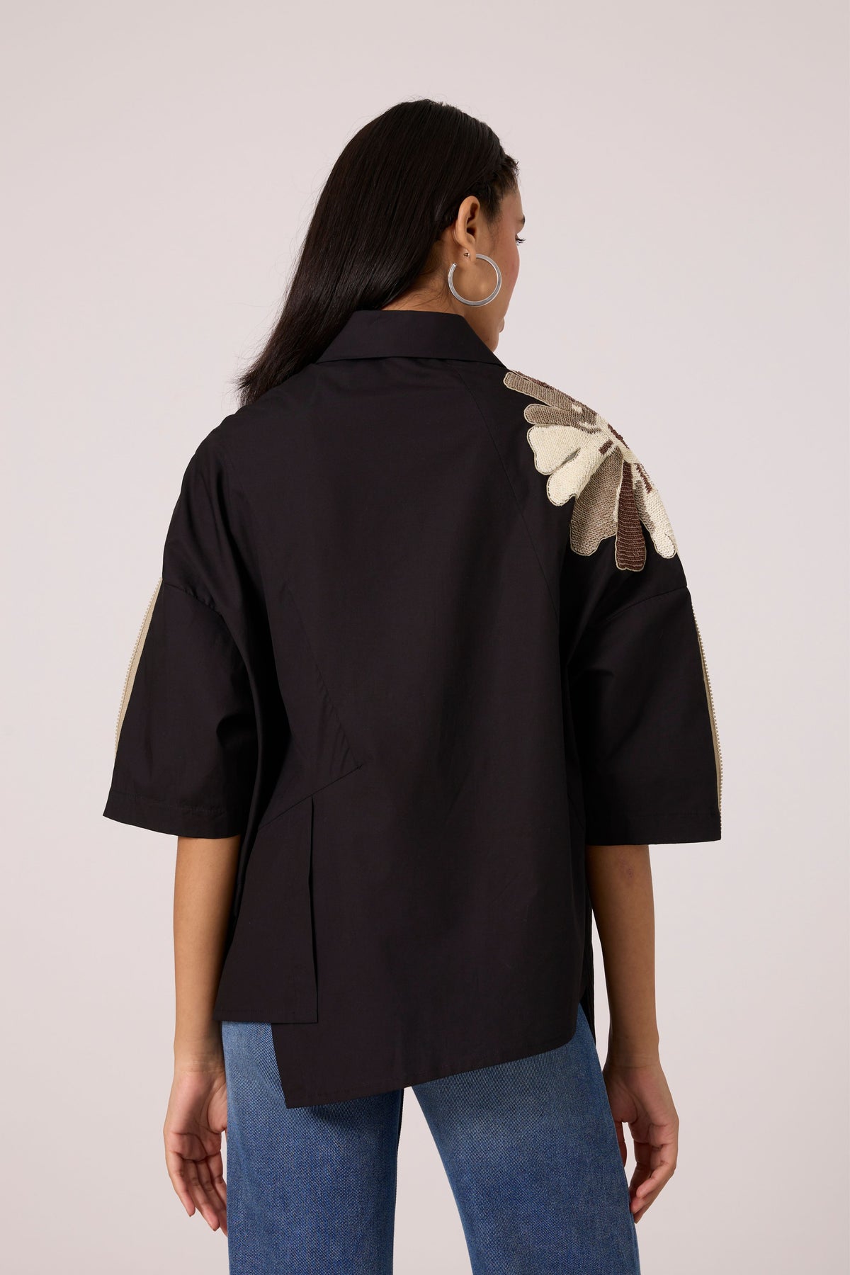 Leo Applique Black Shirt