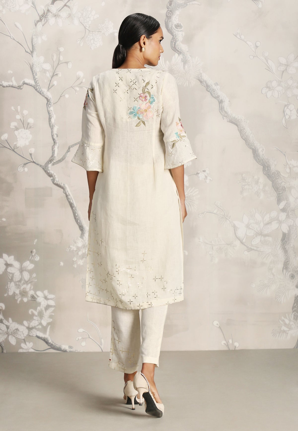 Off White Corsage Kurta Set