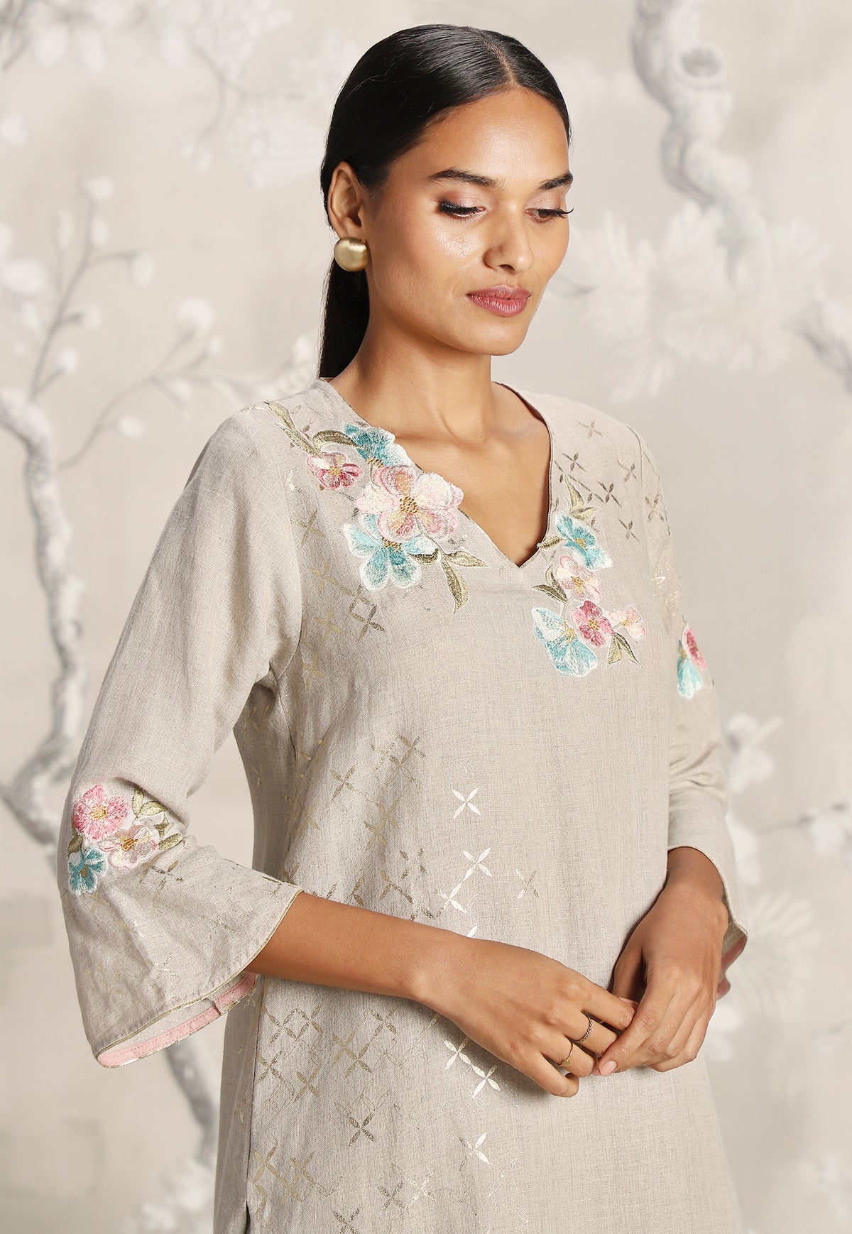 Natural Corsage Kurta Set