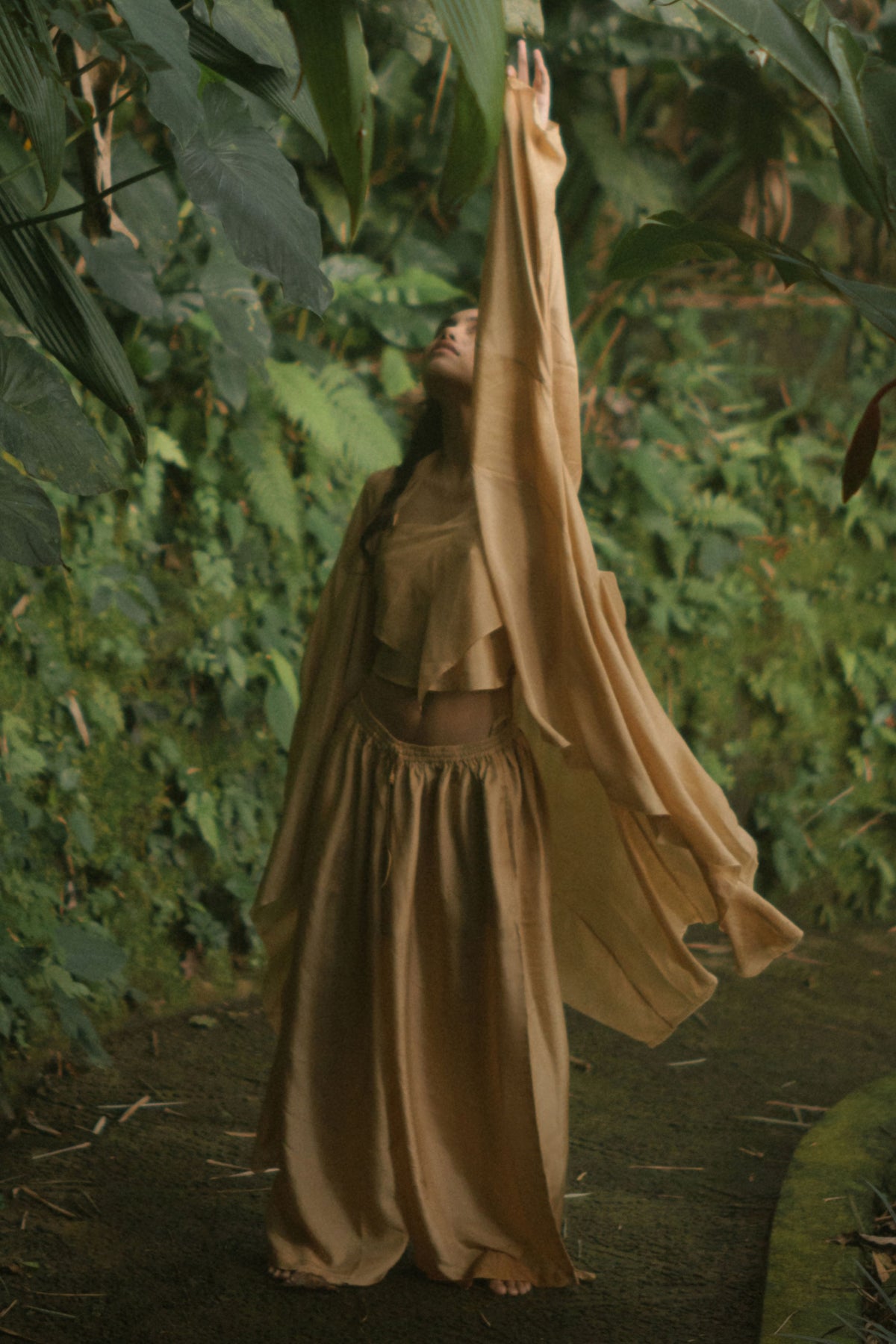 Dhyana Cape Set