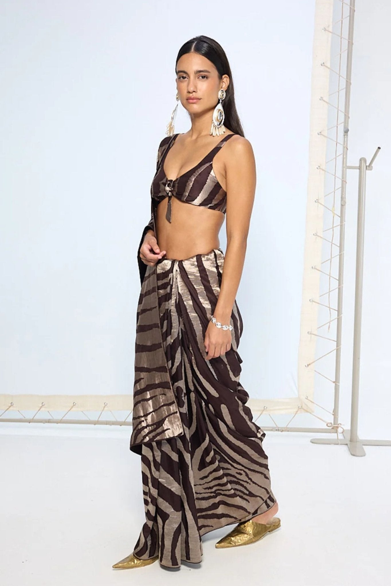 Handwoven Chocolate Brown Silk Saree - Ekaya - Elahe