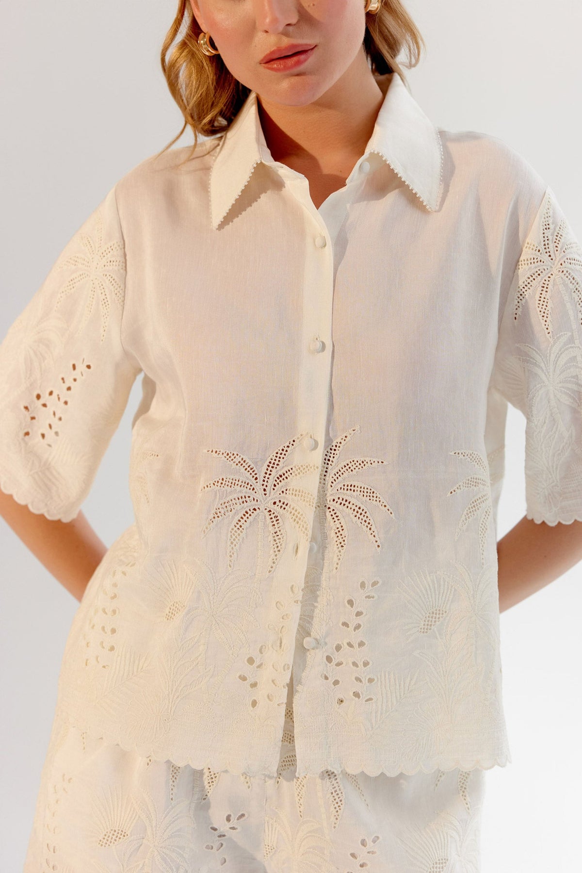 White Deya Short