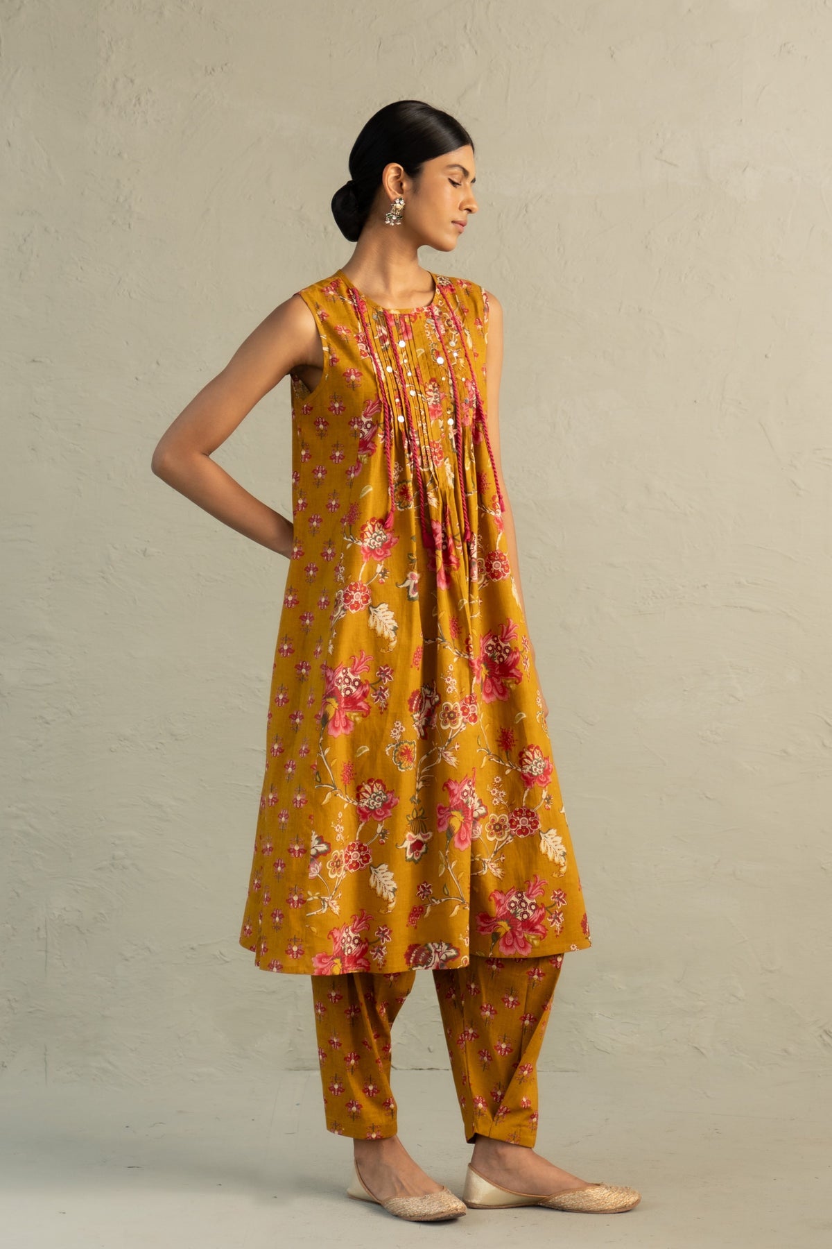 Mustard Sleeveless Kurta Set