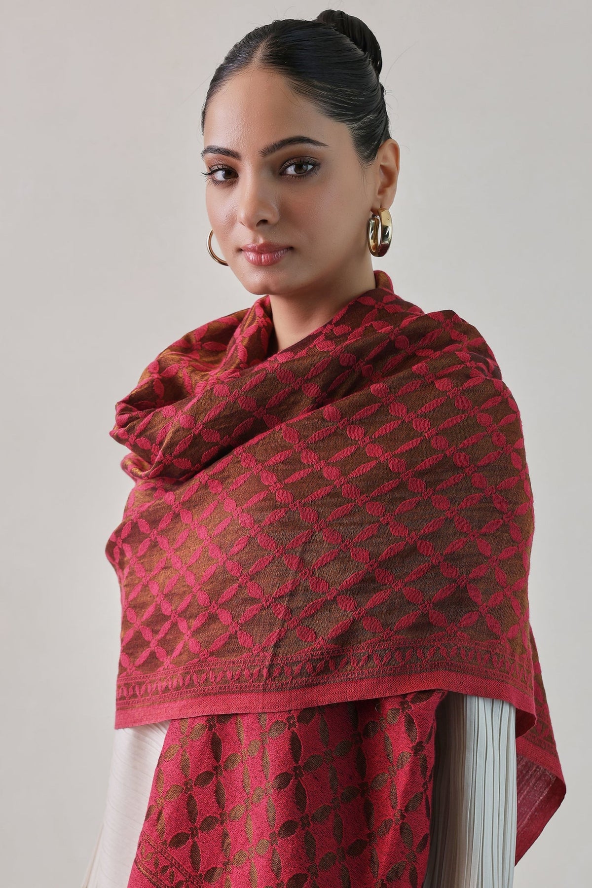 Tabbasum Reversible Zari Stole