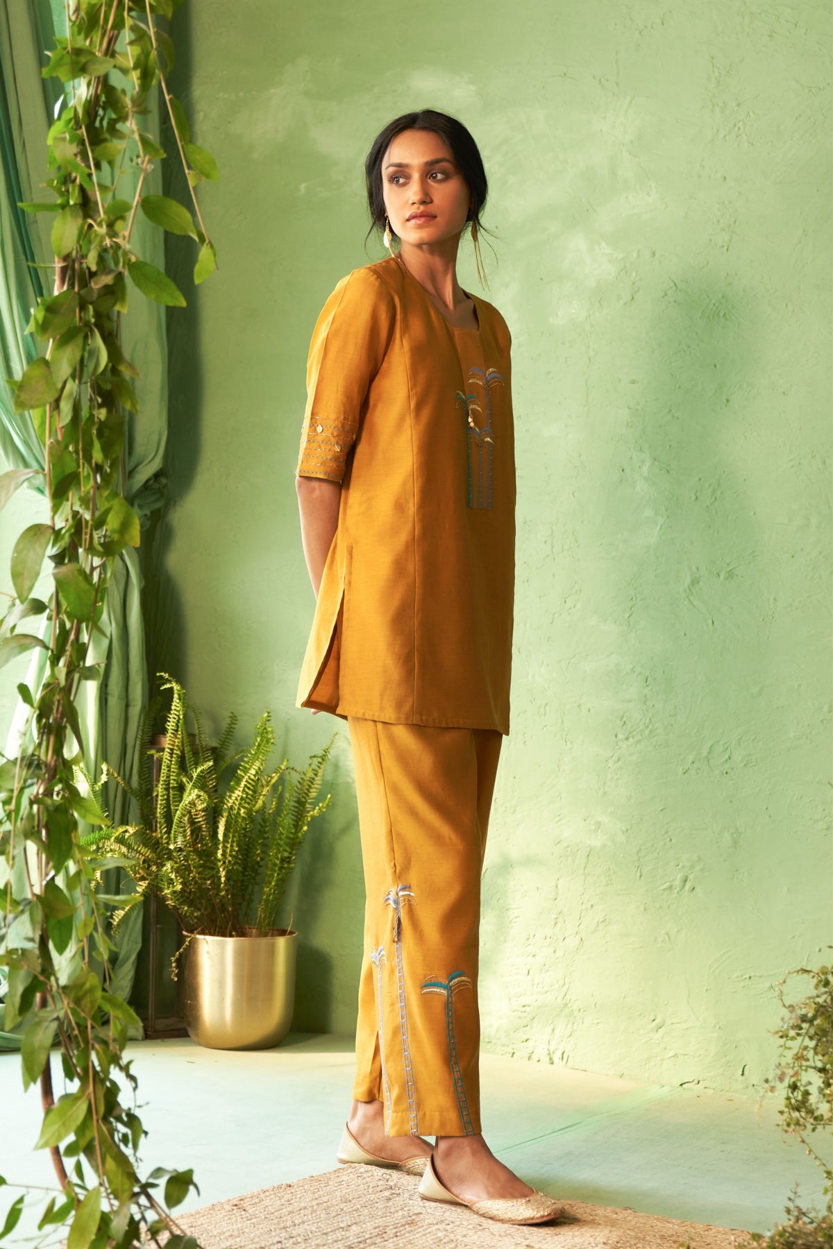Palm Embridered Tunic Set