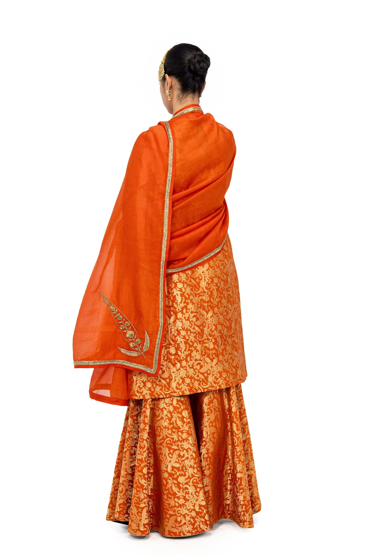 Sarena Lakhoni Kurta And Sharara