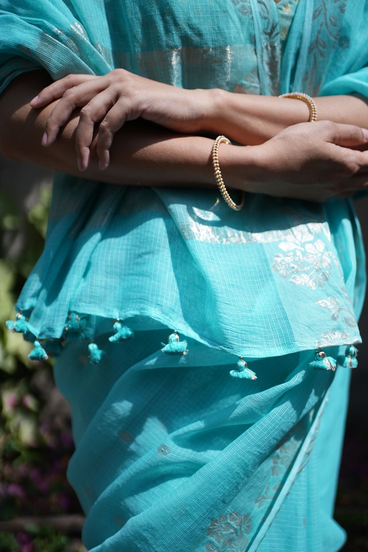 Gayatri Classic Motif Ferozi Saree