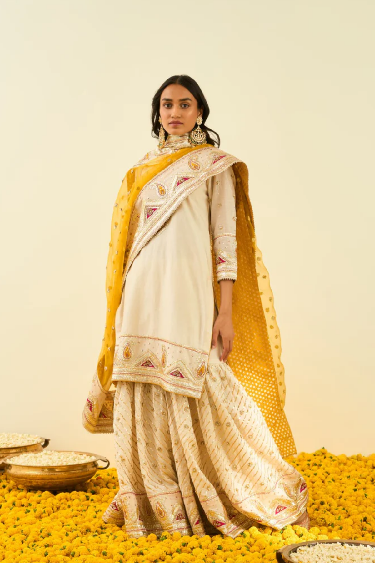 Shafna daisy ivory kurta set