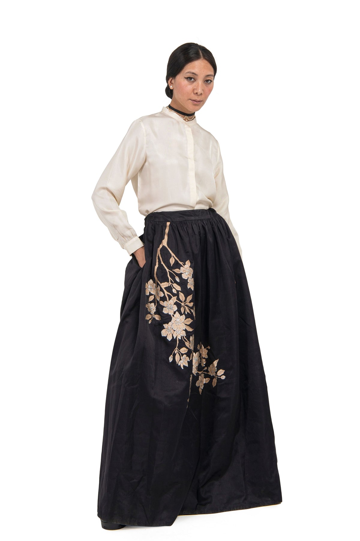 Miharu Black Lehenga