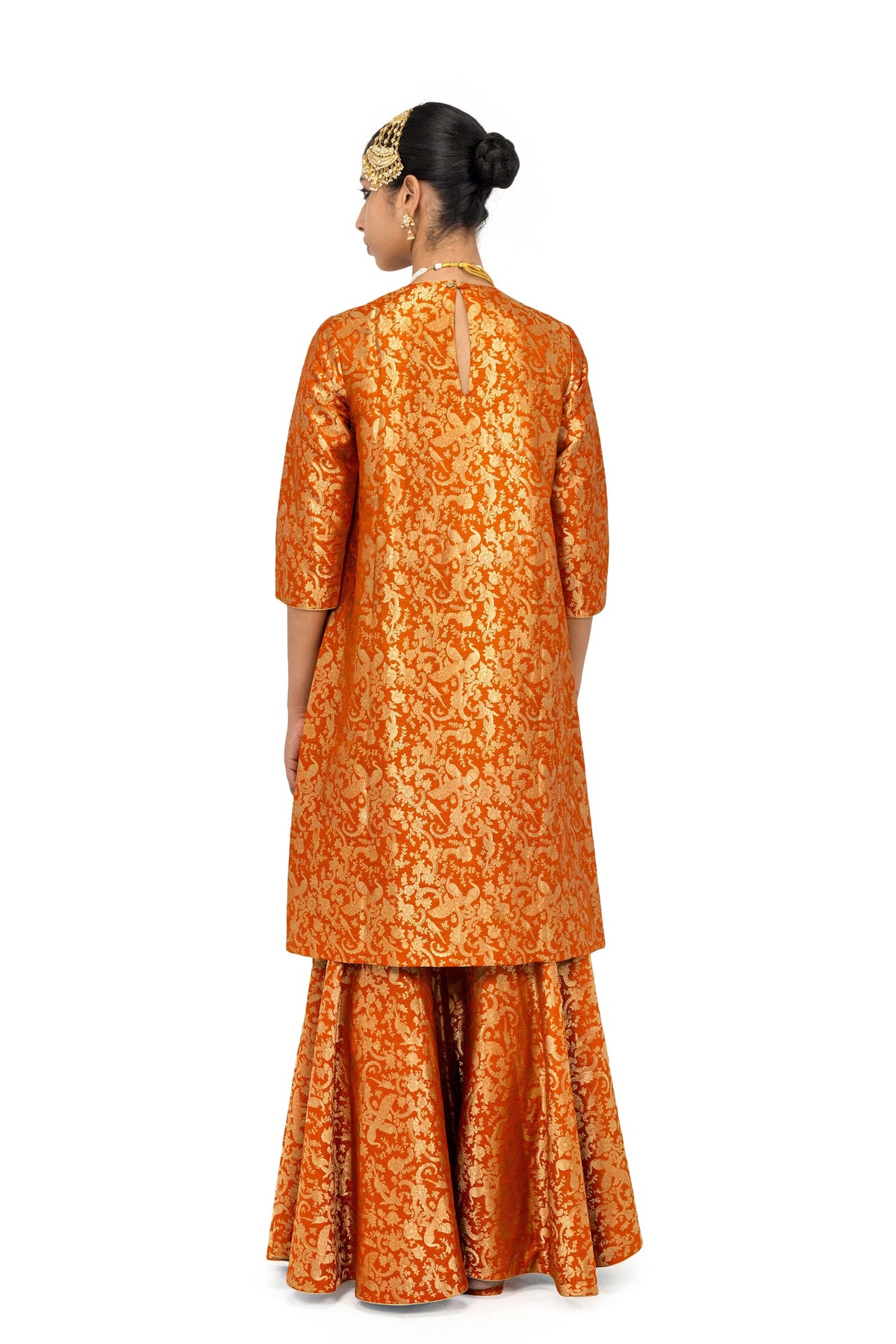 Sarena Lakhoni Kurta And Sharara