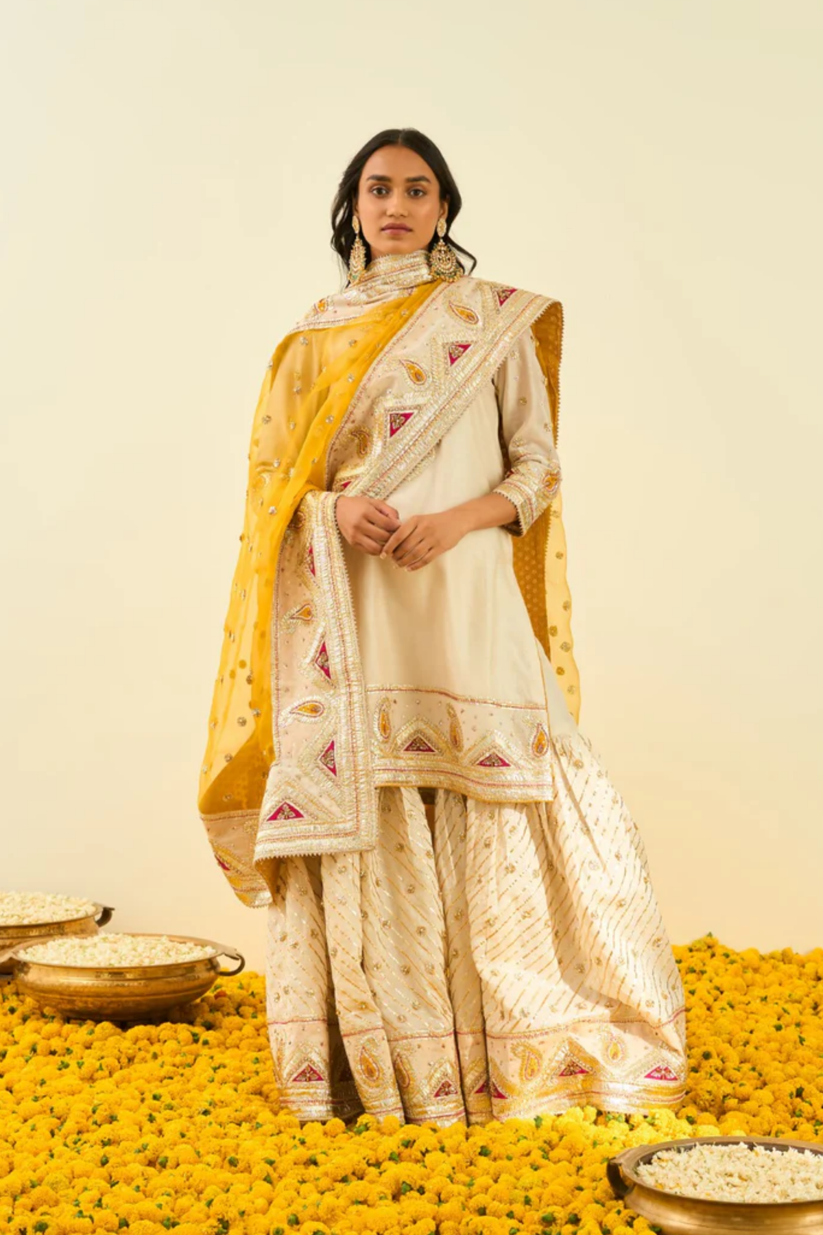 Shafna daisy ivory kurta set