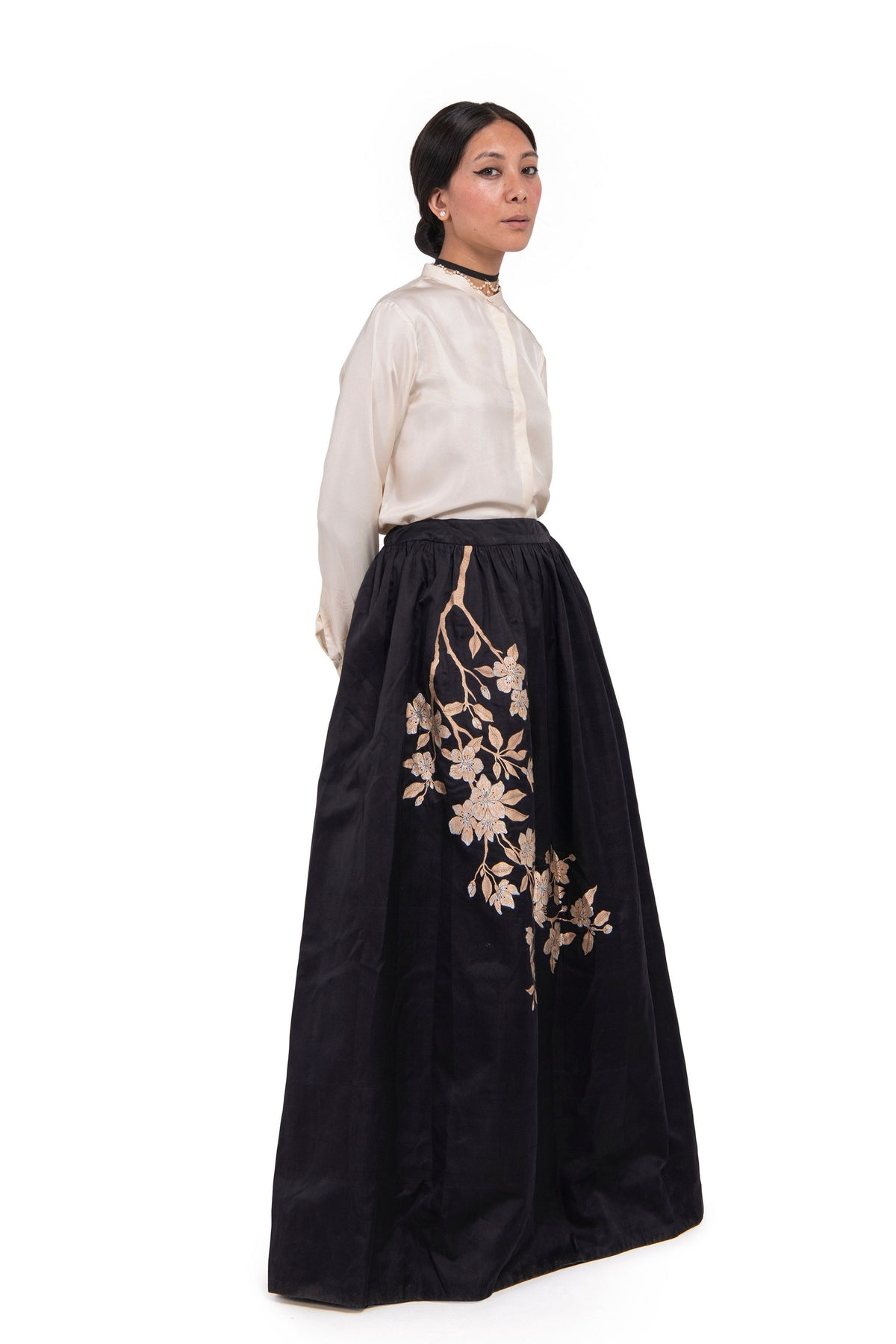Miharu Black Lehenga