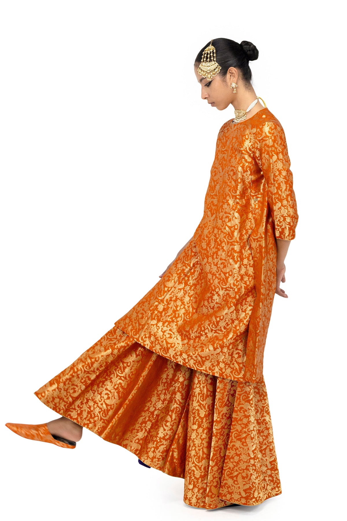 Sarena Lakhoni Kurta And Sharara