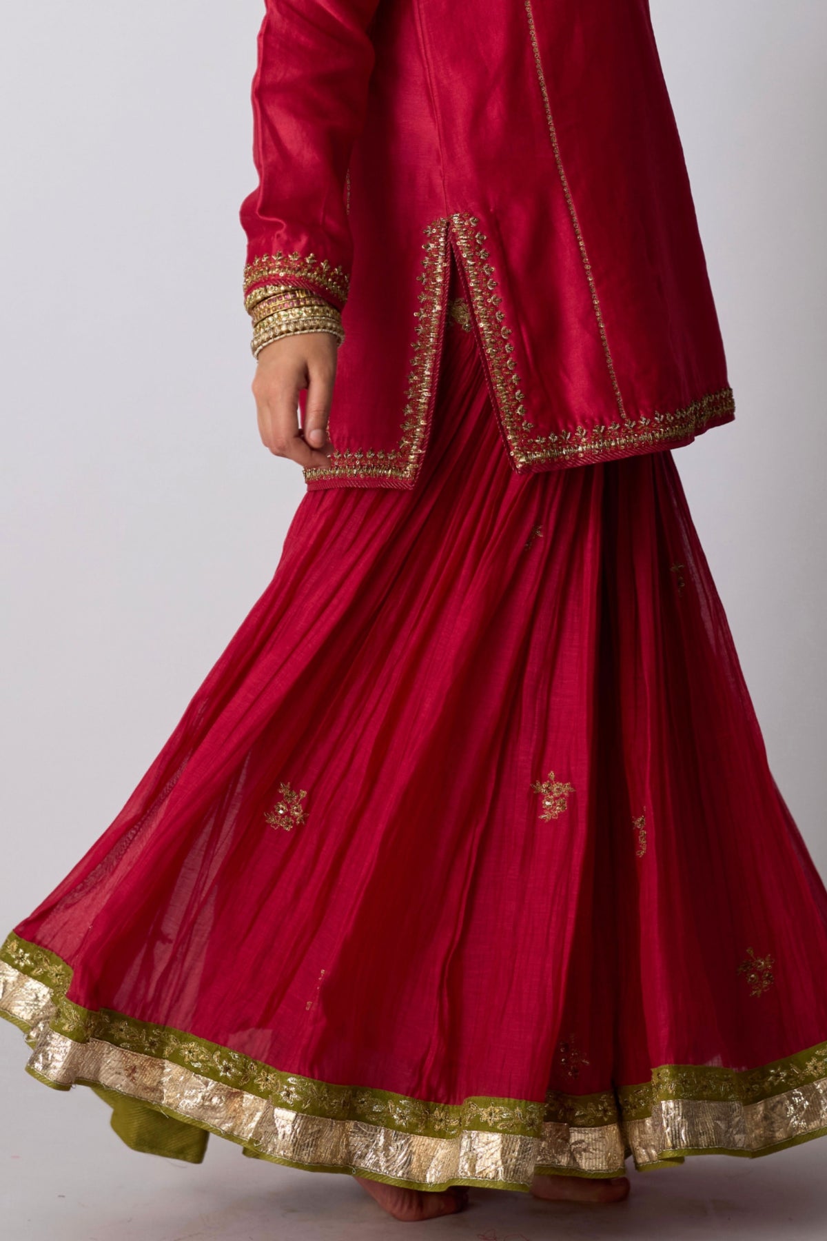 Namita Sharara Set