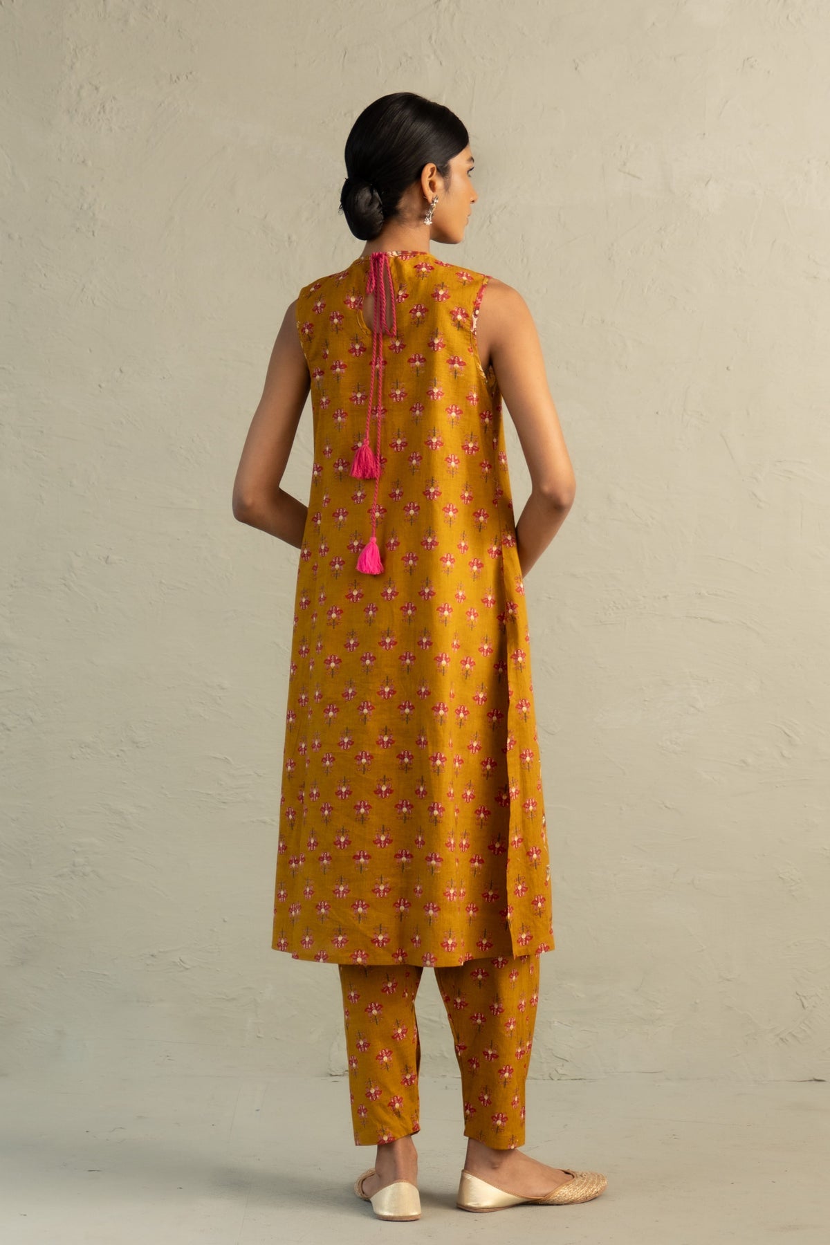 Mustard Sleeveless Kurta Set