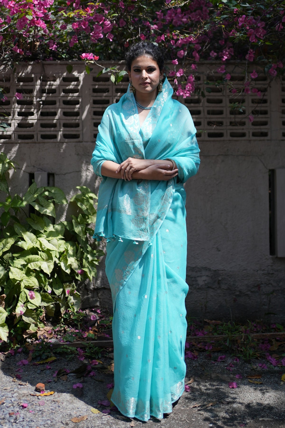 Gayatri Classic Motif Ferozi Saree